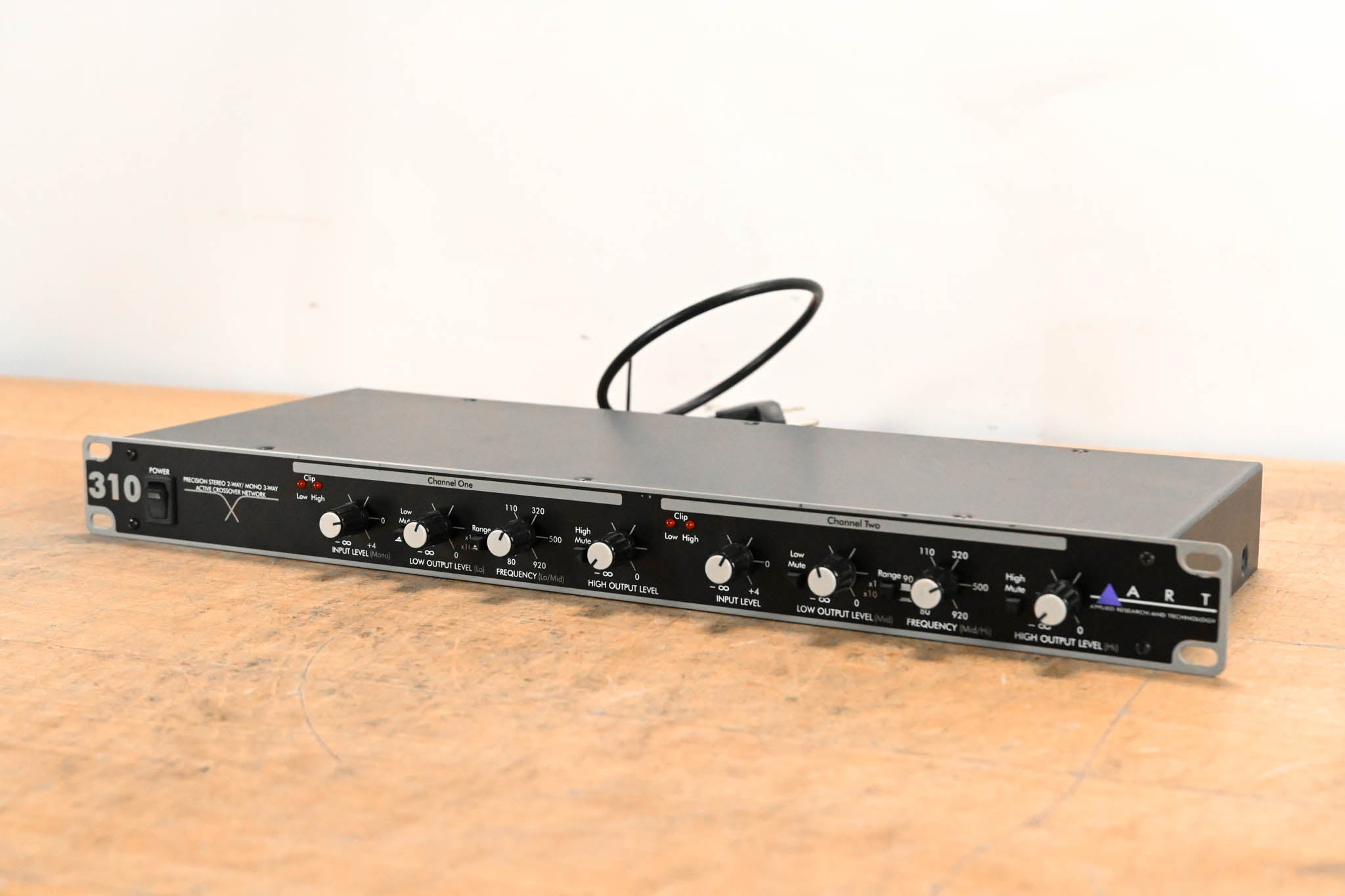 ART 310 Stereo 2-Way/Mono 3-Way Crossover