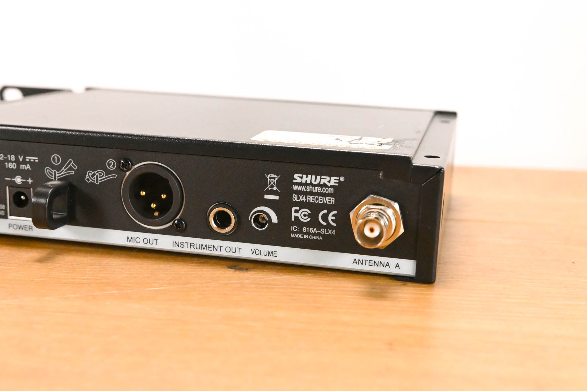 Shure SLX4 Wireless Receiver - H5 Band: 518-542 MHz (NO POWER SUPPLY)