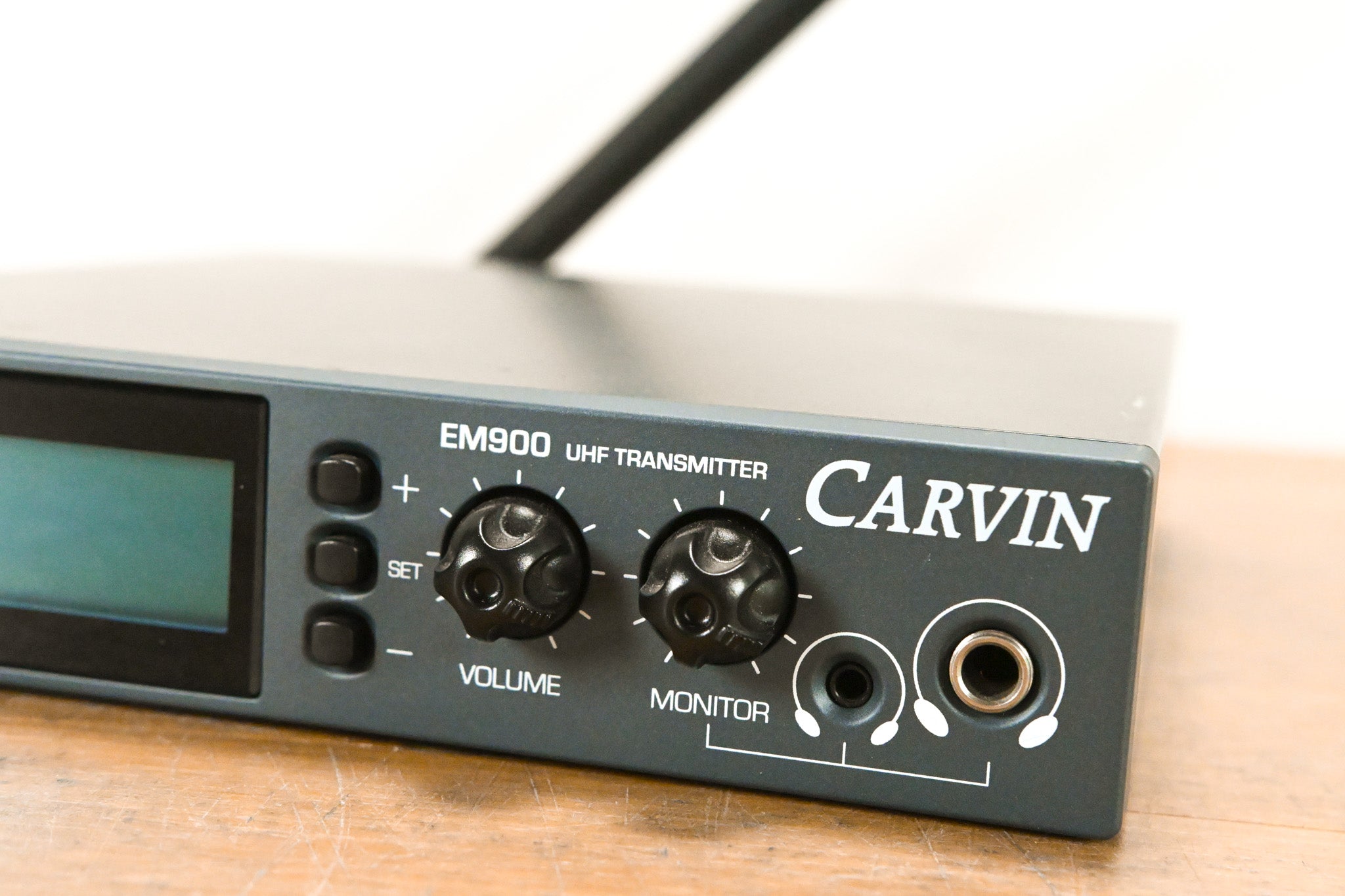 Carvin EM900 Wireless IEM System with EM901 Bodypack - 518-542 MHz