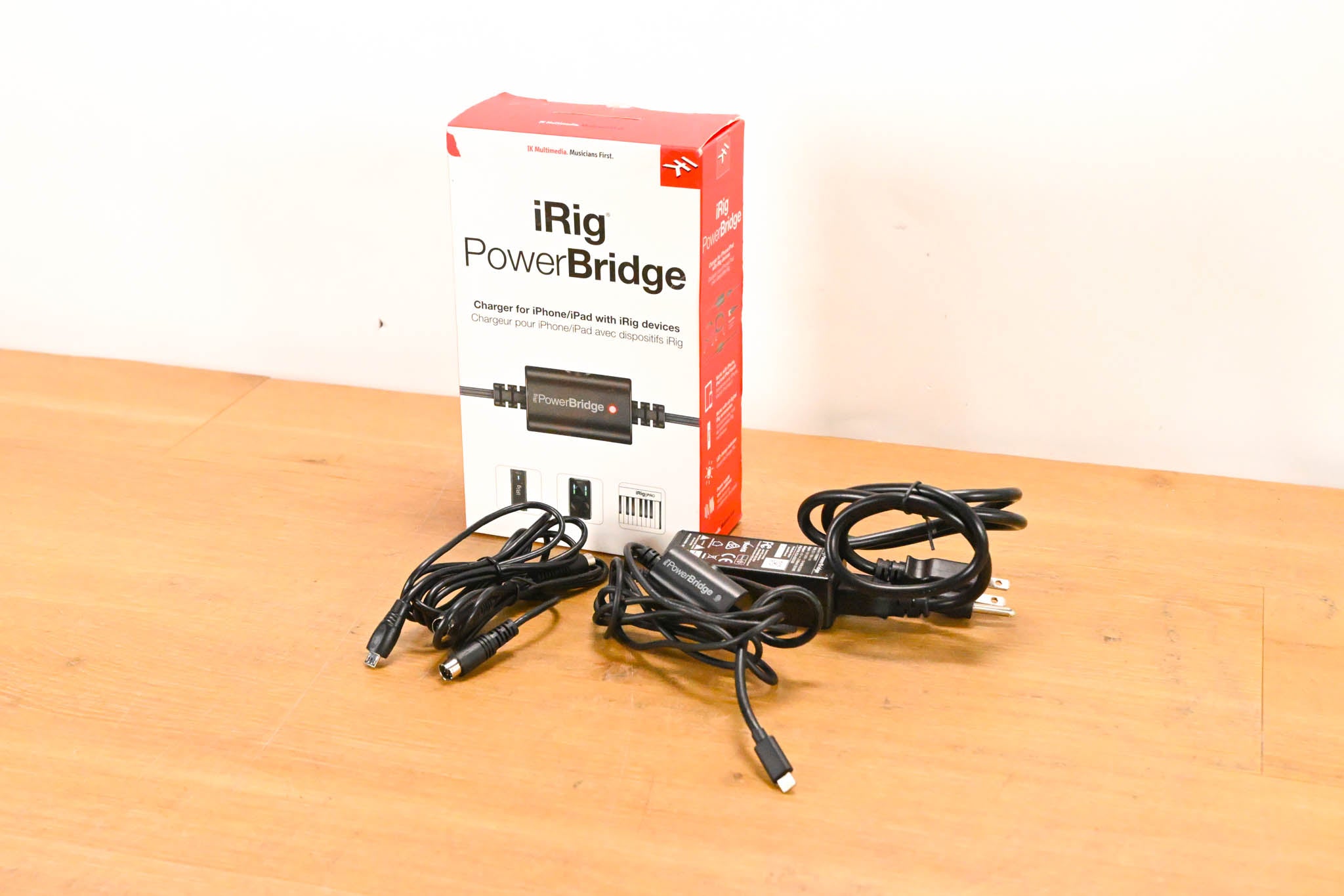 IK Multimedia iRig PowerBridge Power Source - Lightning Adapter