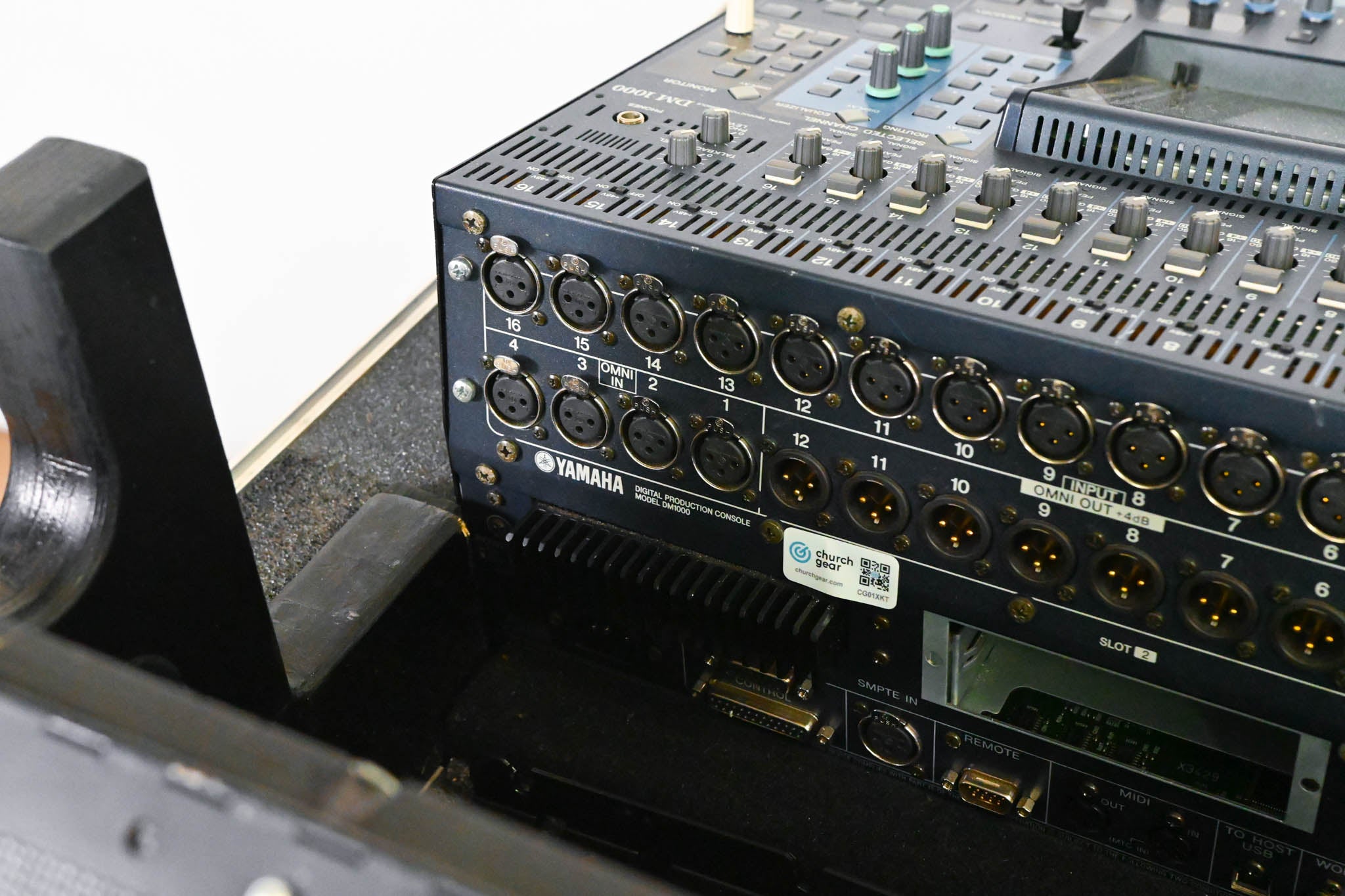 Yamaha DM1000 48-Channel Digital Audio Mixing Console w/ Road Case