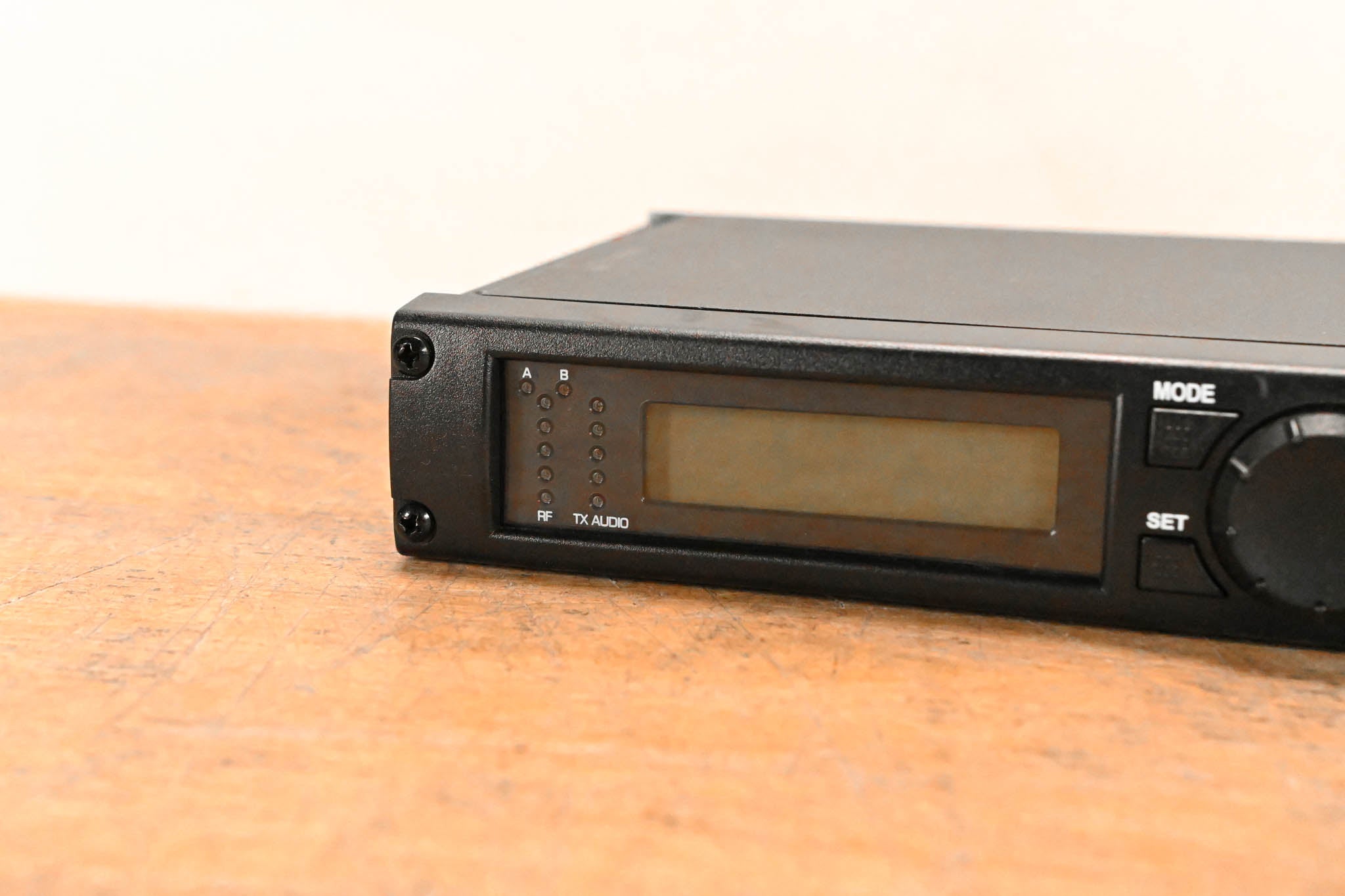 Shure ULXP24/58 Handheld Wireless System - J1 Band (NO POWER SUPPLY)
