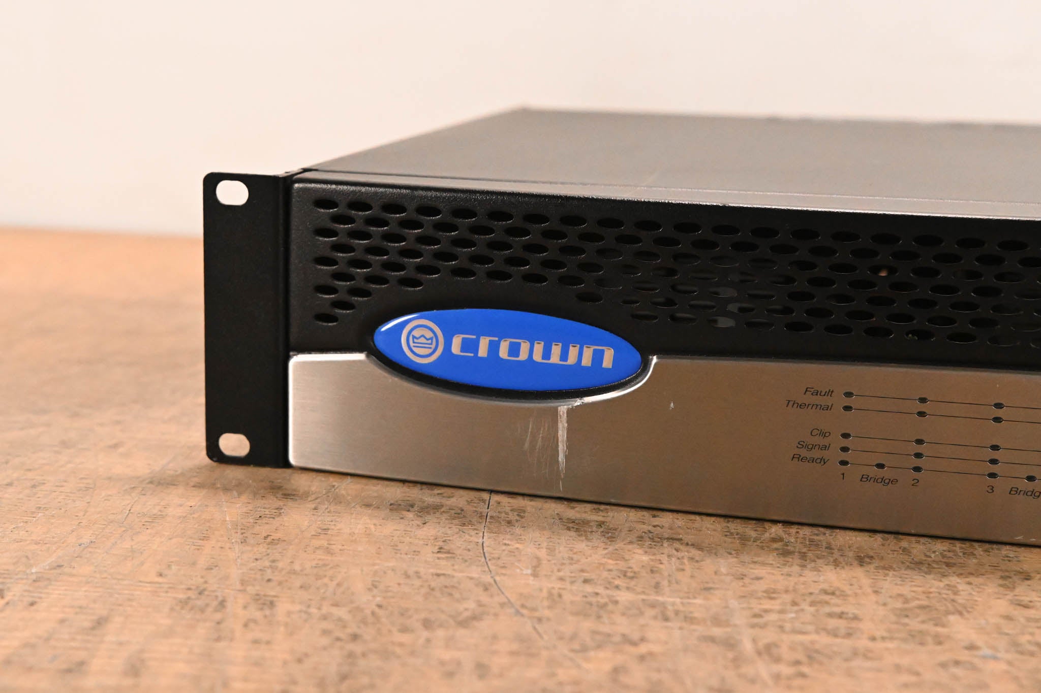 Crown CTs 4200 Four-Channel, 260W Power Amplifier