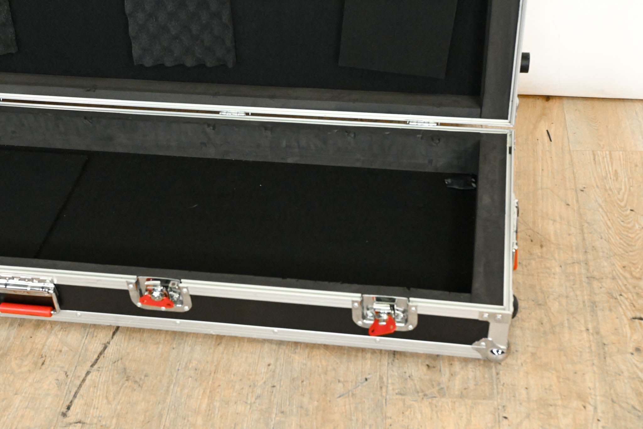 Gator Cases G-TOUR 88 88-Note Keyboard Road Case with Wheels