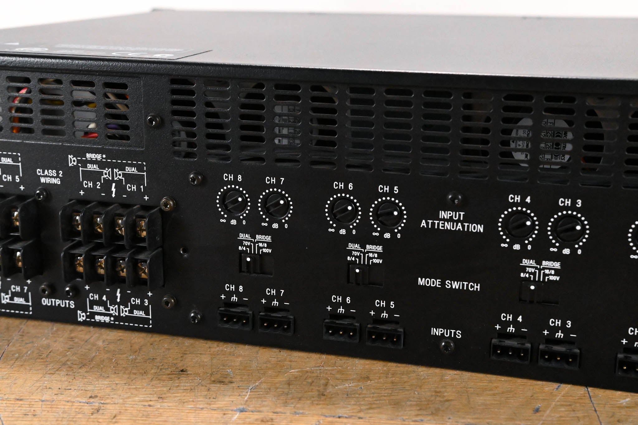 Crown CTs 8200 200W 8-Channel Power Amplifier