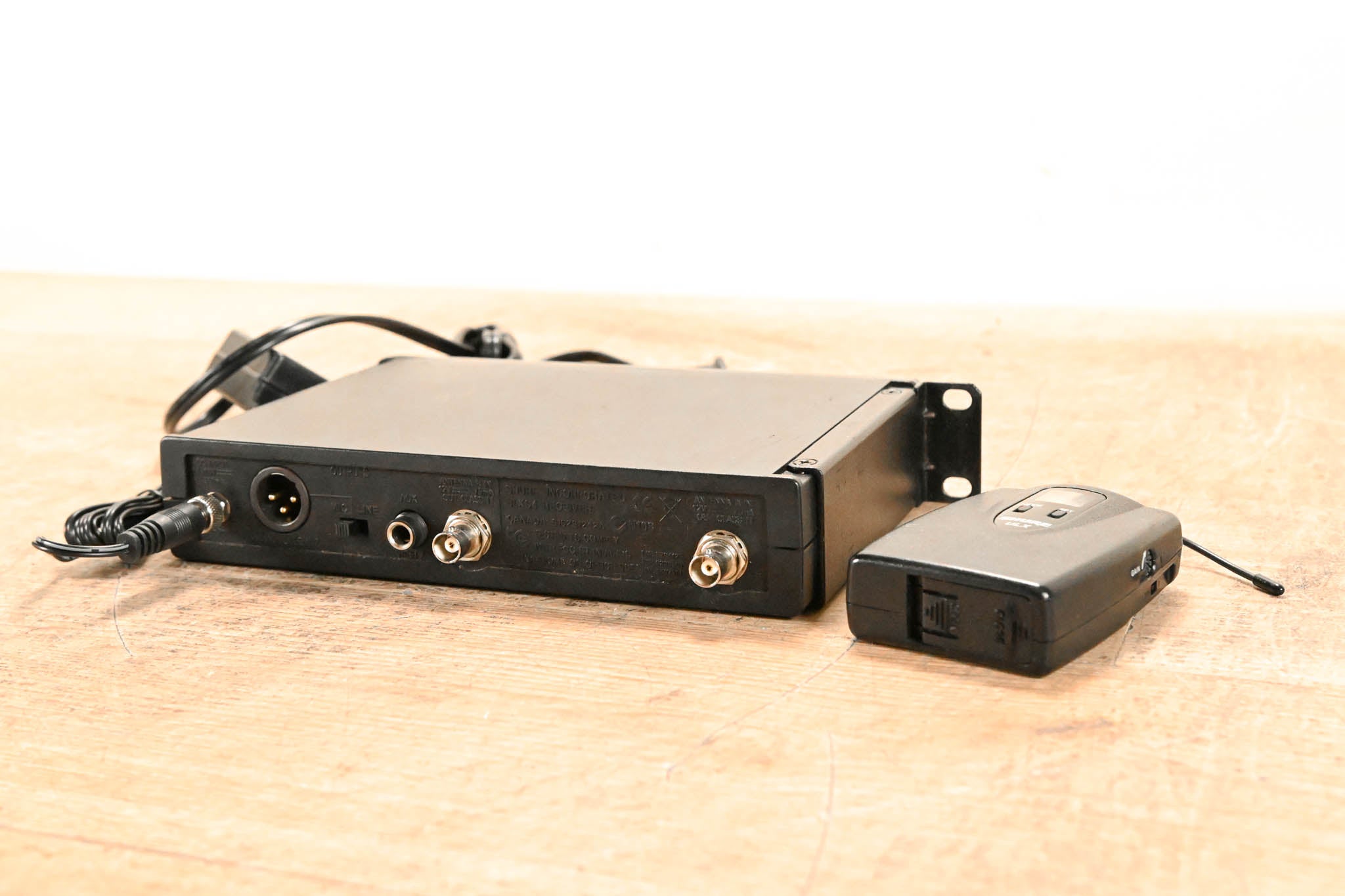 Shure ULXS14 Bodypack Wireless System - J1 Band: 554-590 MHz