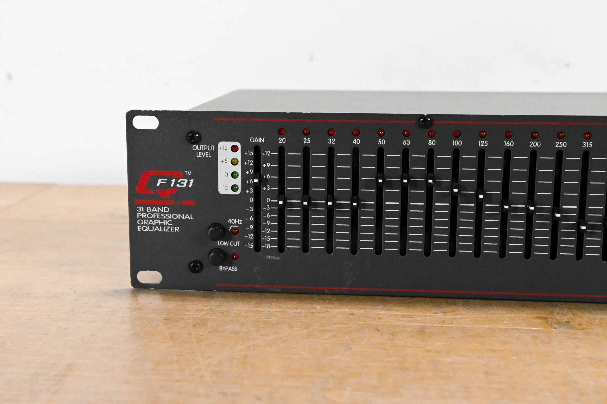 Peavey QF 131 31-Band Graphic Equalizer