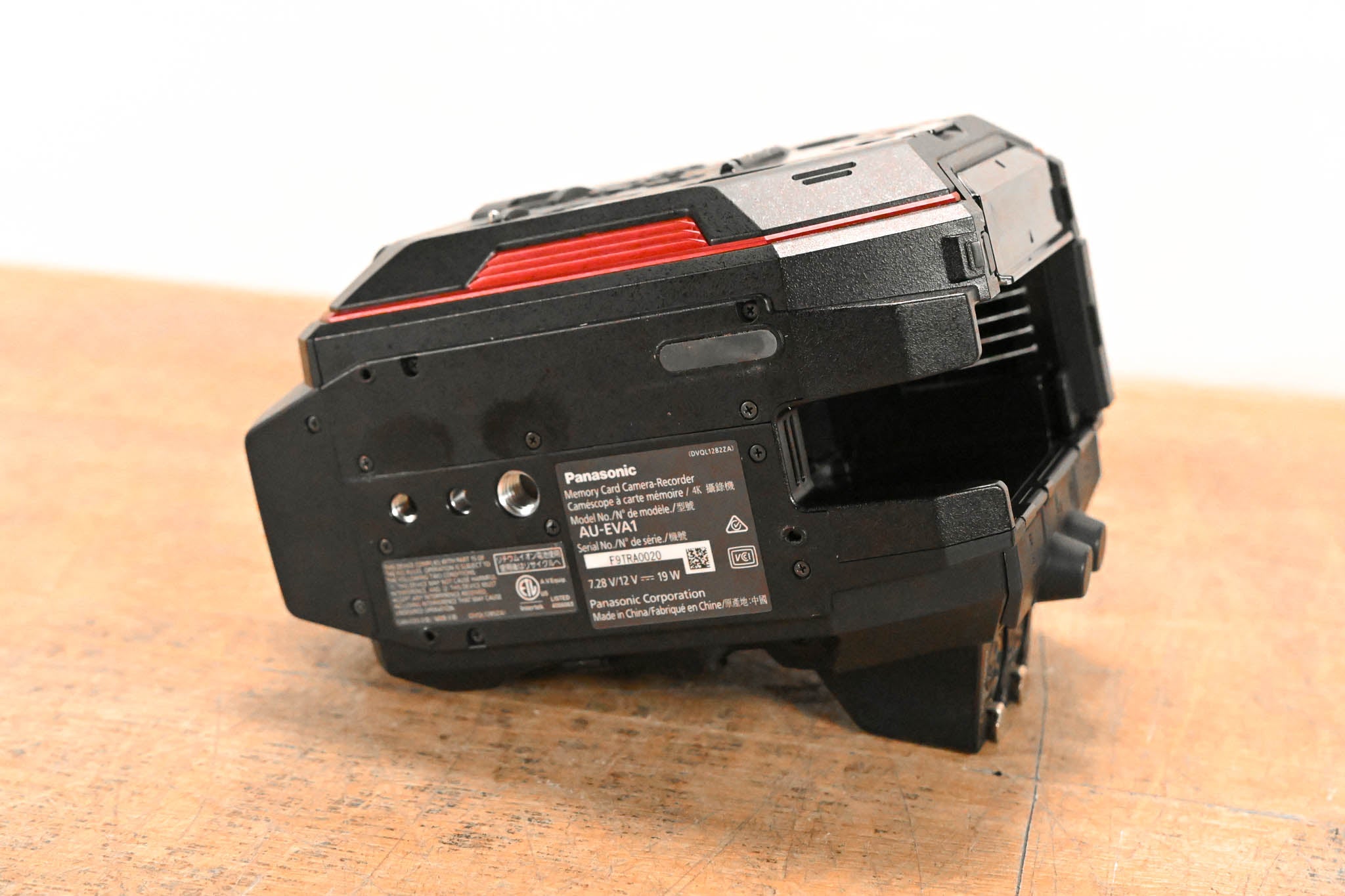 Panasonic AU-EVA1 Compact 5.7K Super 35mm Cinema Camera