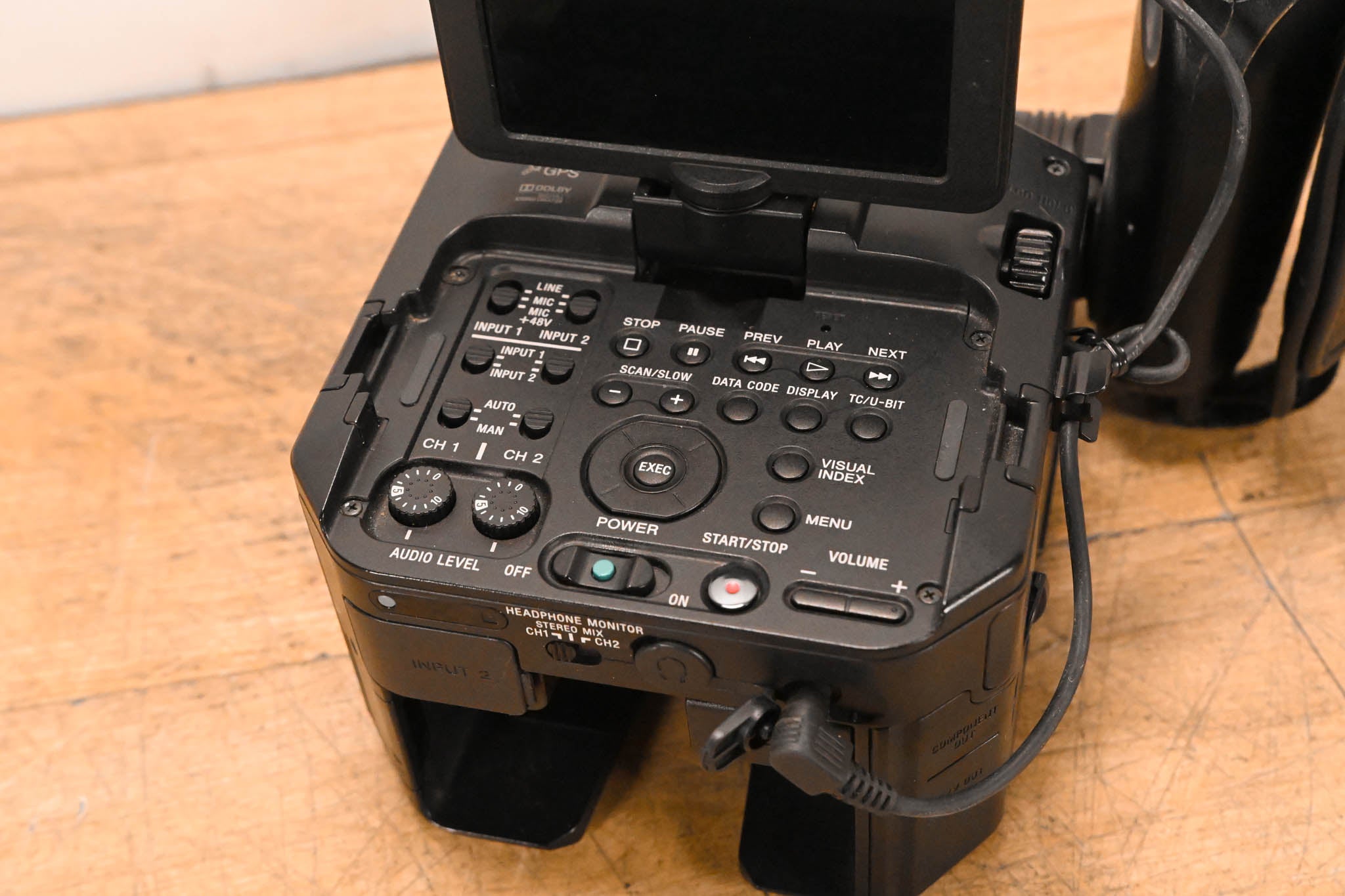 Sony NEX-FS100U Super 35mm Sensor Camcorder