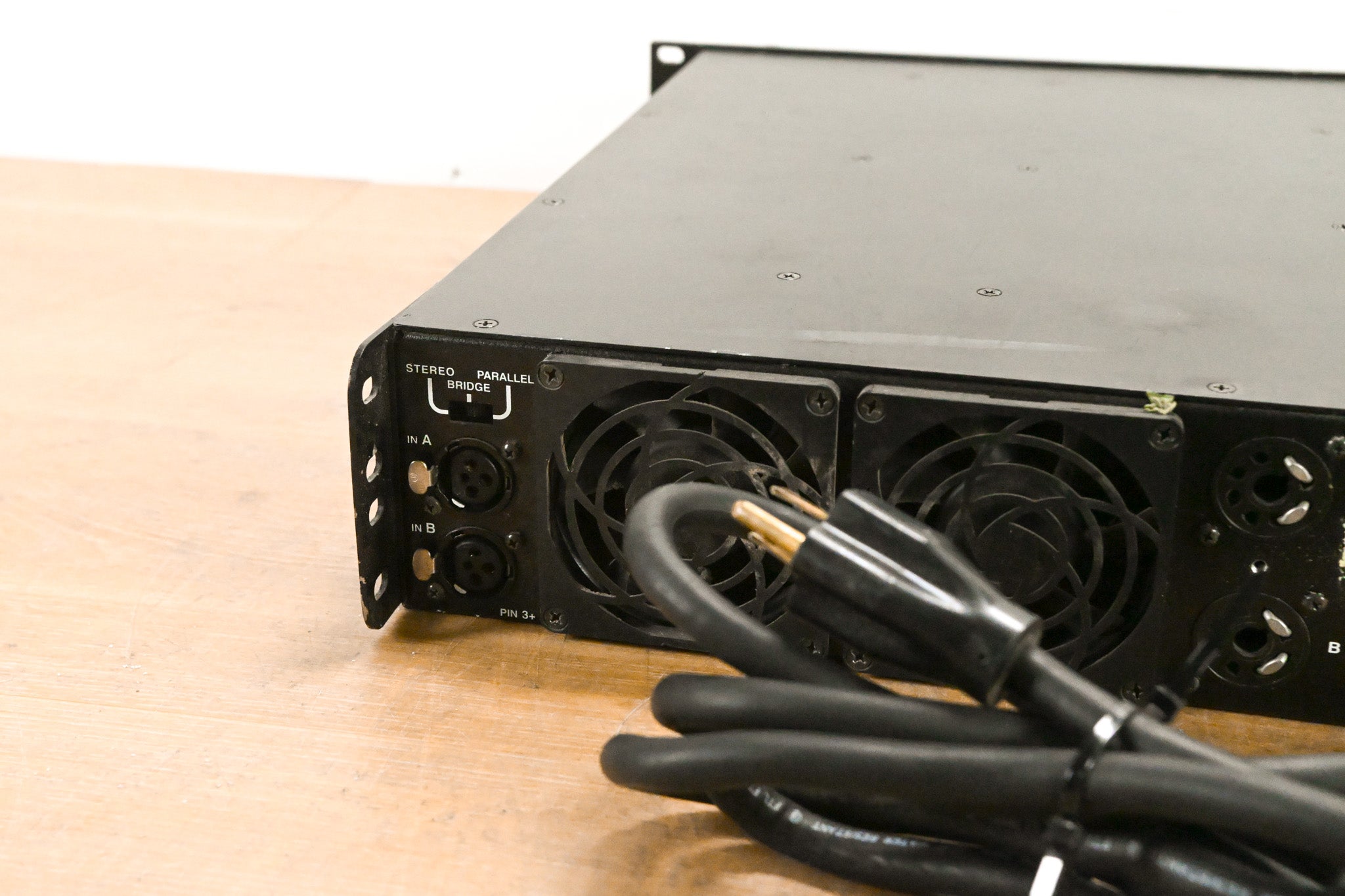 Crest Audio 7001 2-Channel Power Amplifier