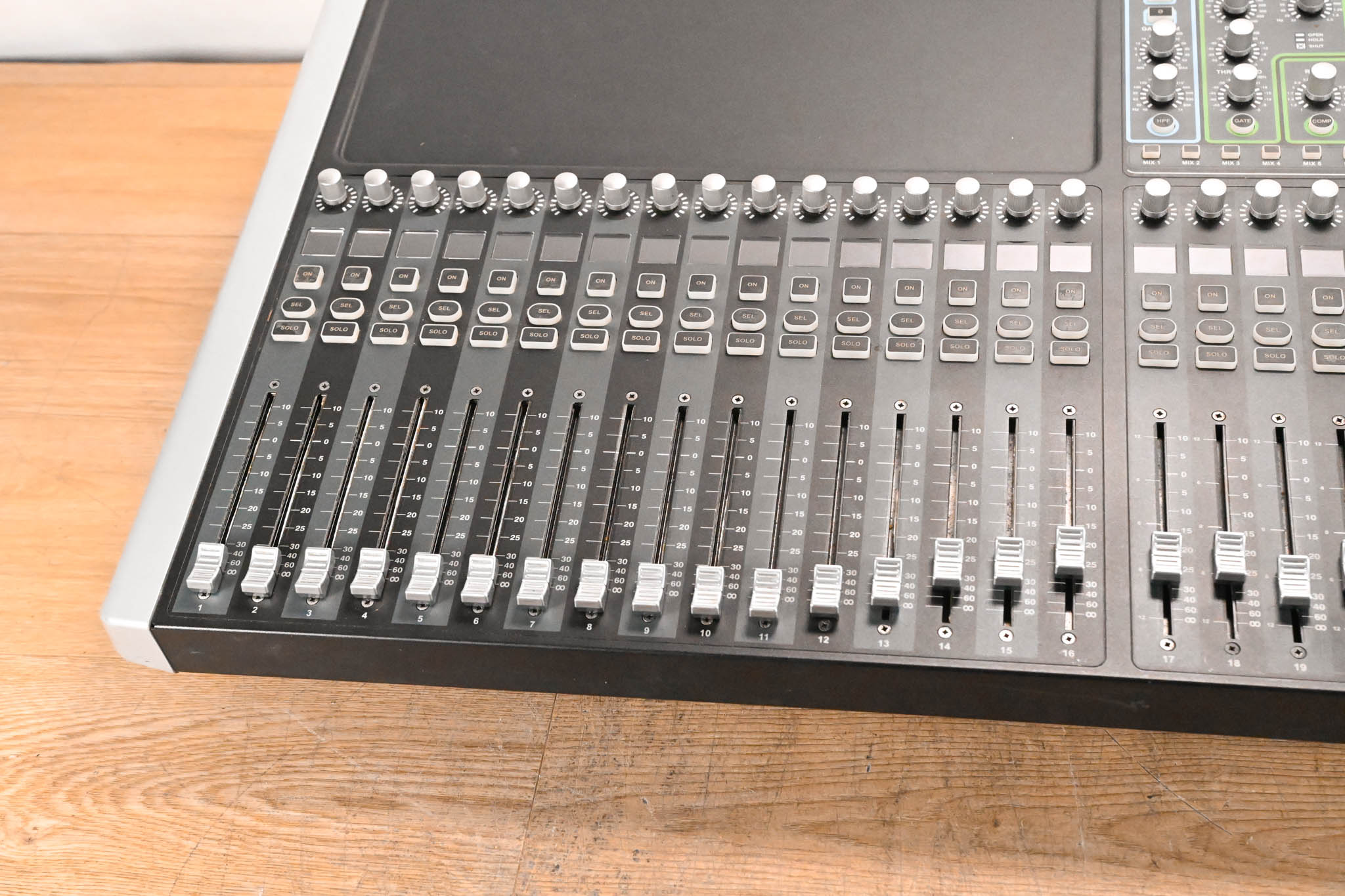 Soundcraft Si Performer 3 Digital Audio Mixer with DMX Control