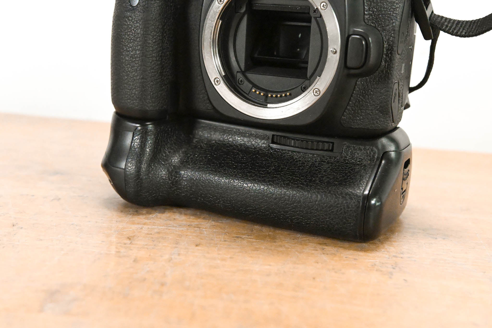 Canon EOS 80D DSLR Camera Body w/ Battery Grip