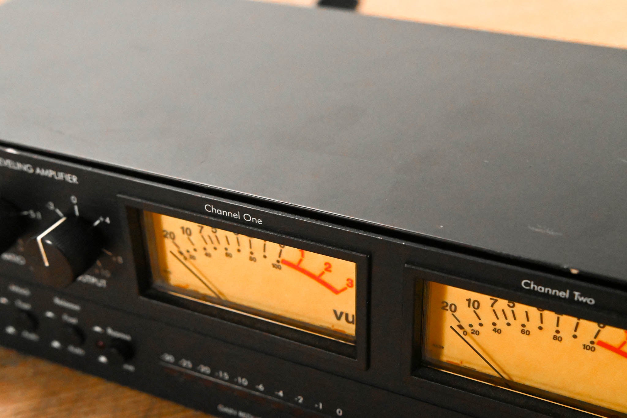 ART PRO VLA 2-Channel Vectrol-Based Compressor / Leveling Amplifier