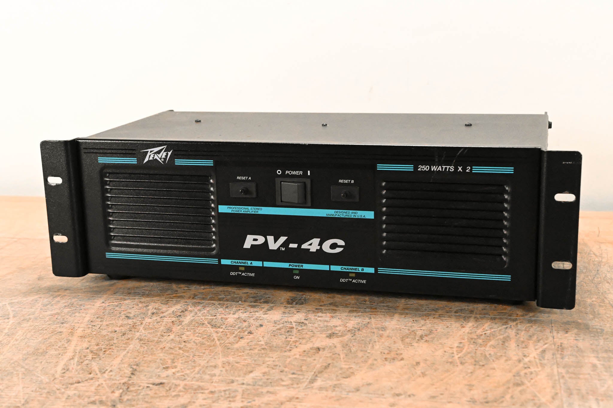 Peavey PV-4C 2-Channel Power Amplifier