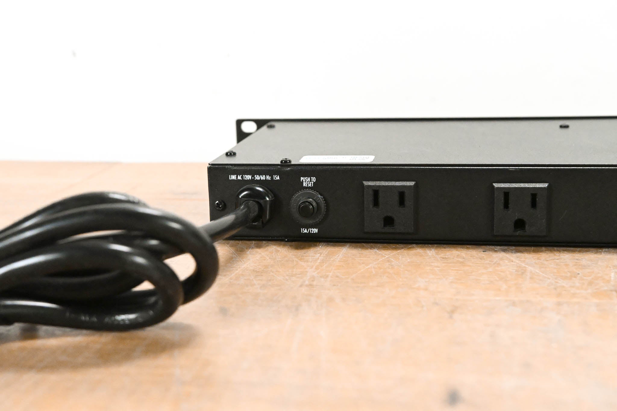 Furman M-8x 15A Power Conditioner