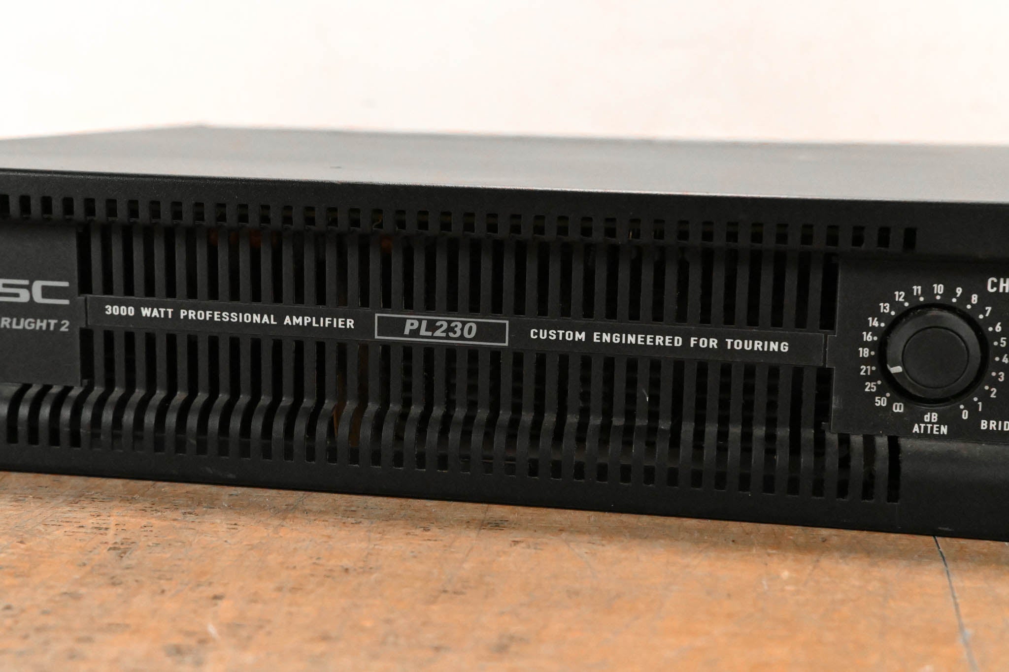 QSC PL230 PowerLight 2 Series 2-Channel 1500W Power Amplifier