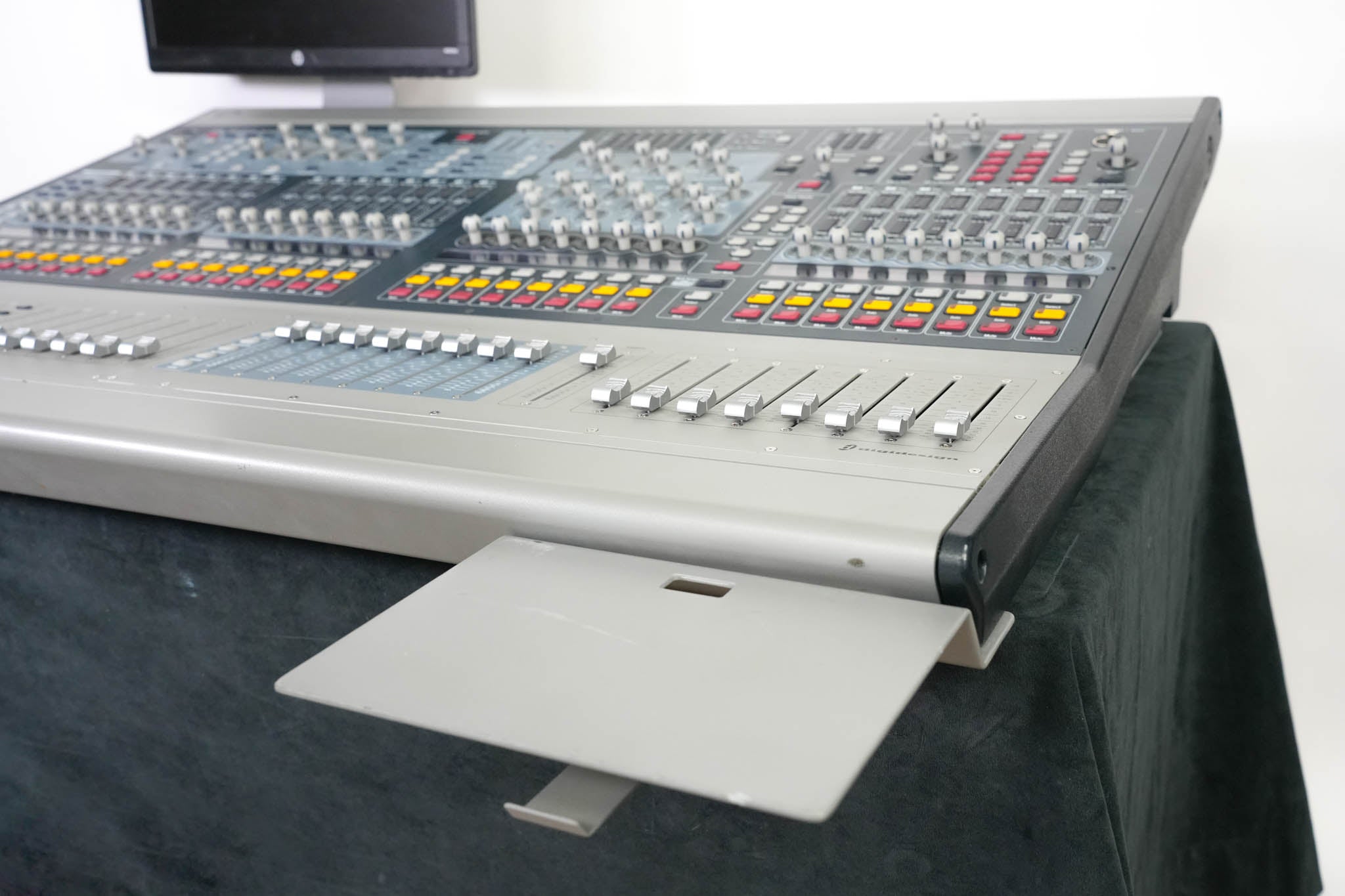 Digidesign D-Show Profile Digital Mixing Console with Mix Rack