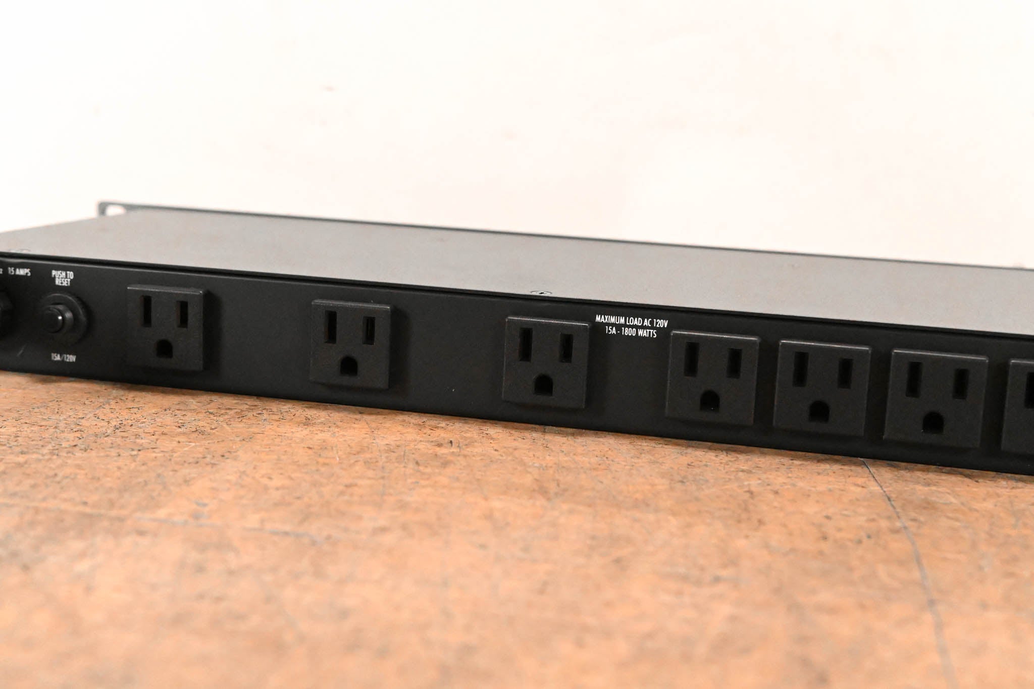 Furman M-8Lx 15A Merit Series Power Conditioner with Lights
