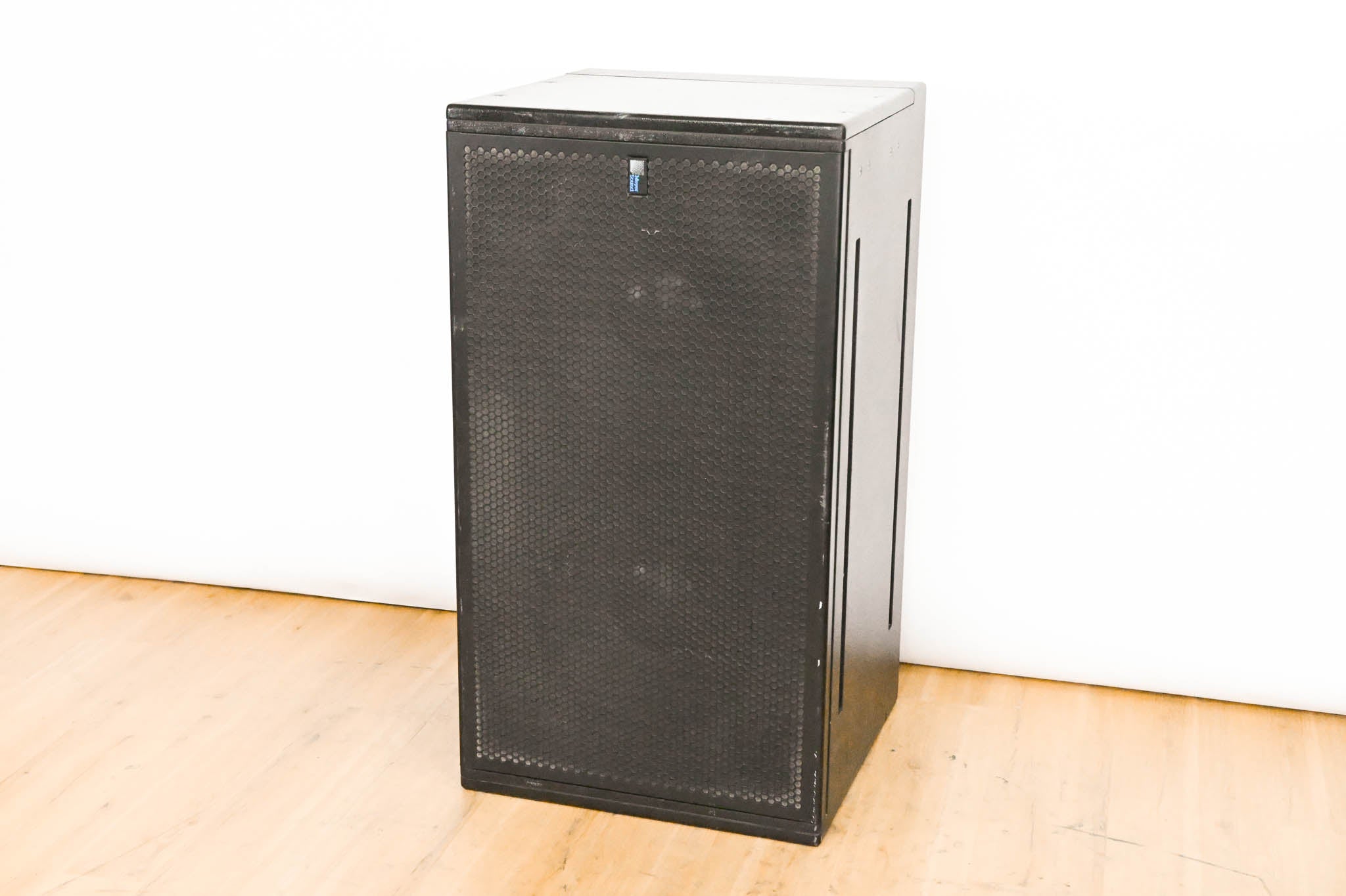 Meyer Sound 600-HP Compact High-Power Subwoofer