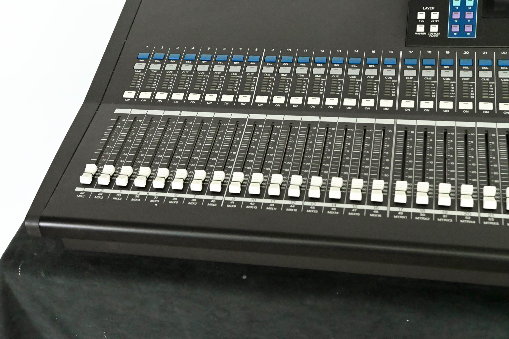 Yamaha LS9-32 32-Input Digital Mixing Console