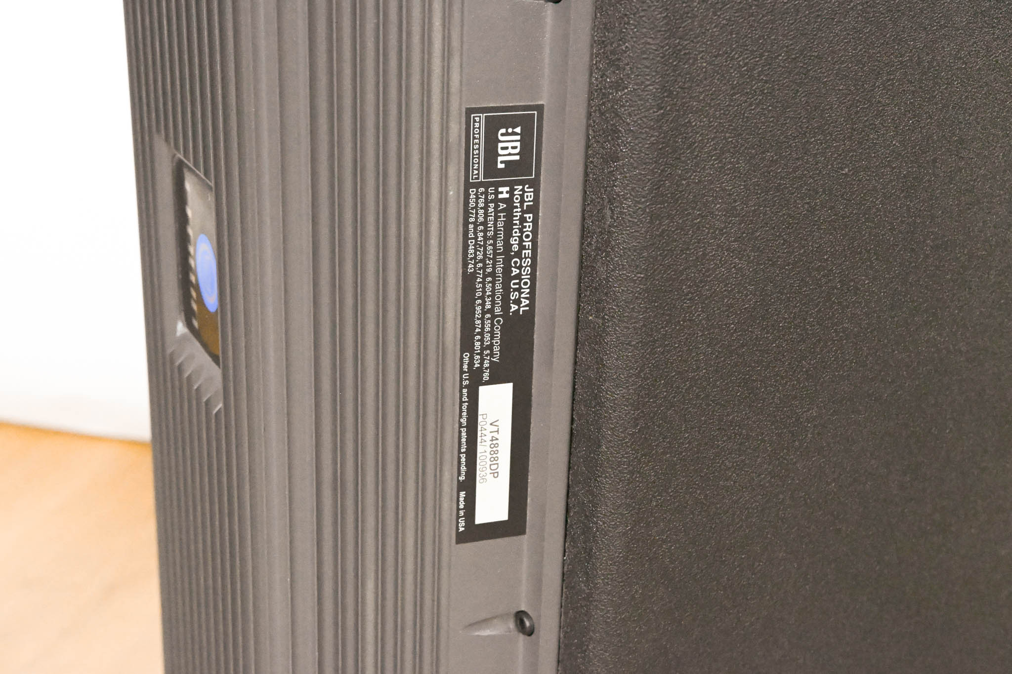 JBL VT4888DP Powered 3-Way Line Array Speaker