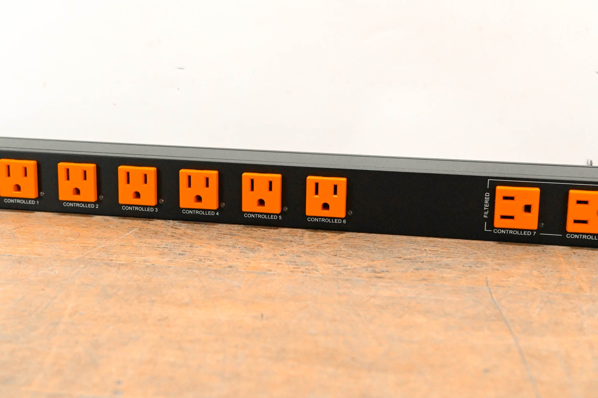 WattBox WB-800VPS-IPVM-12 Vertical IP Power Conditioner (12 Outlets)