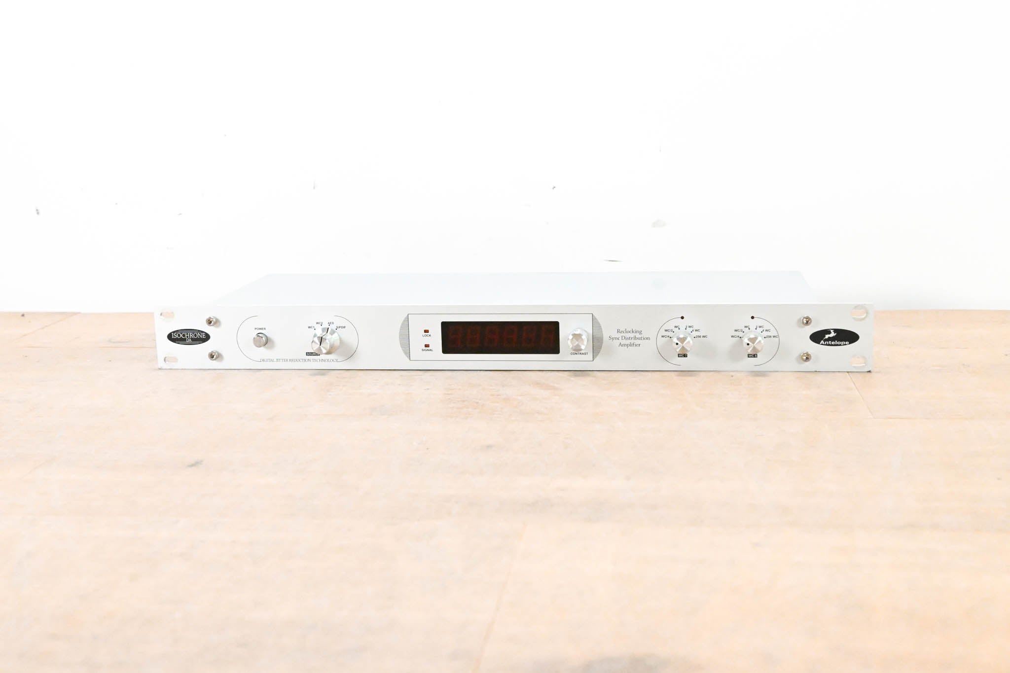 Antelope Audio Isochrone DA Reclocking Sync Distribution Amplifier