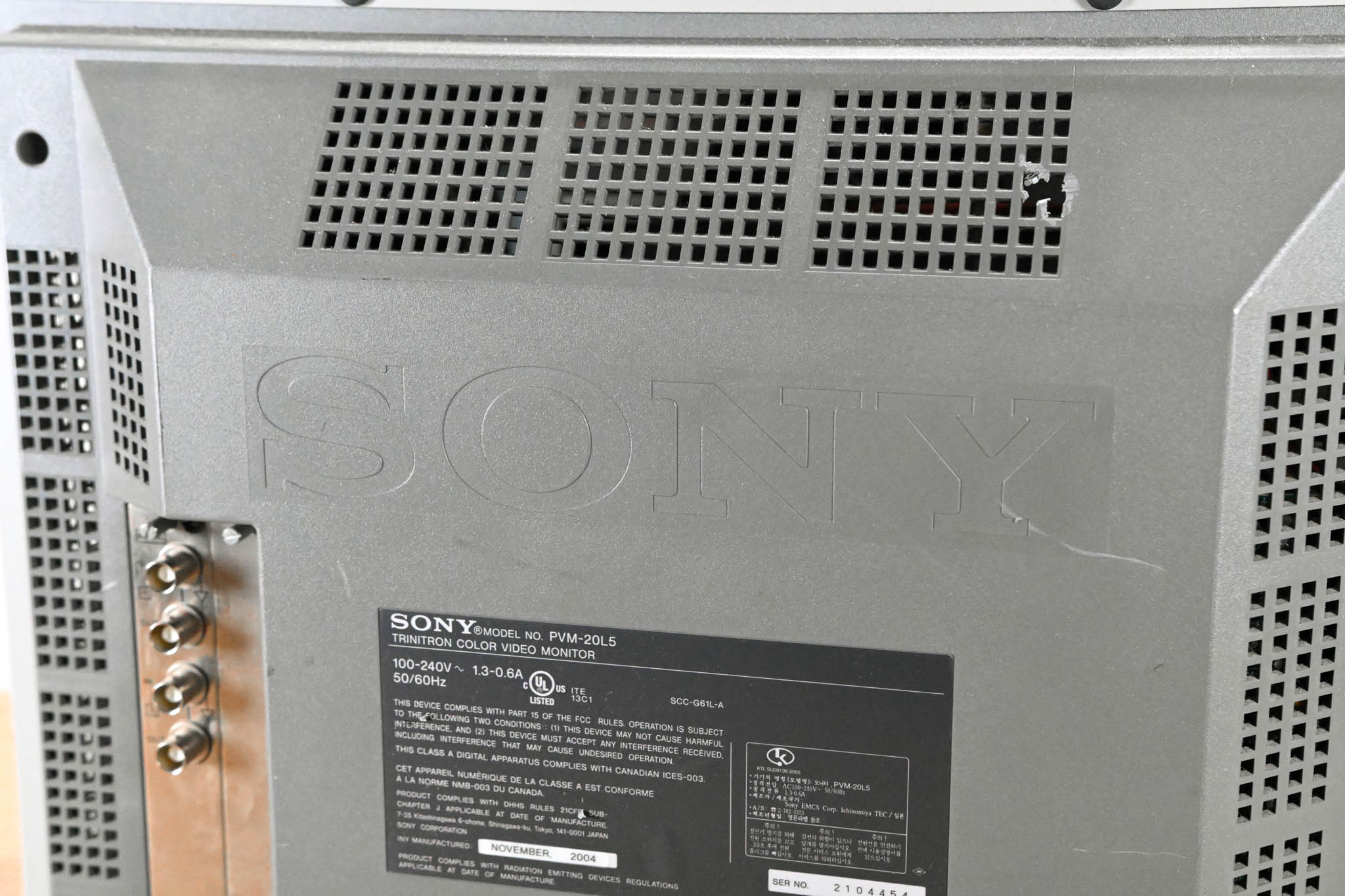 Sony PVM-20L5 CRT Trinitron Color Video Monitor