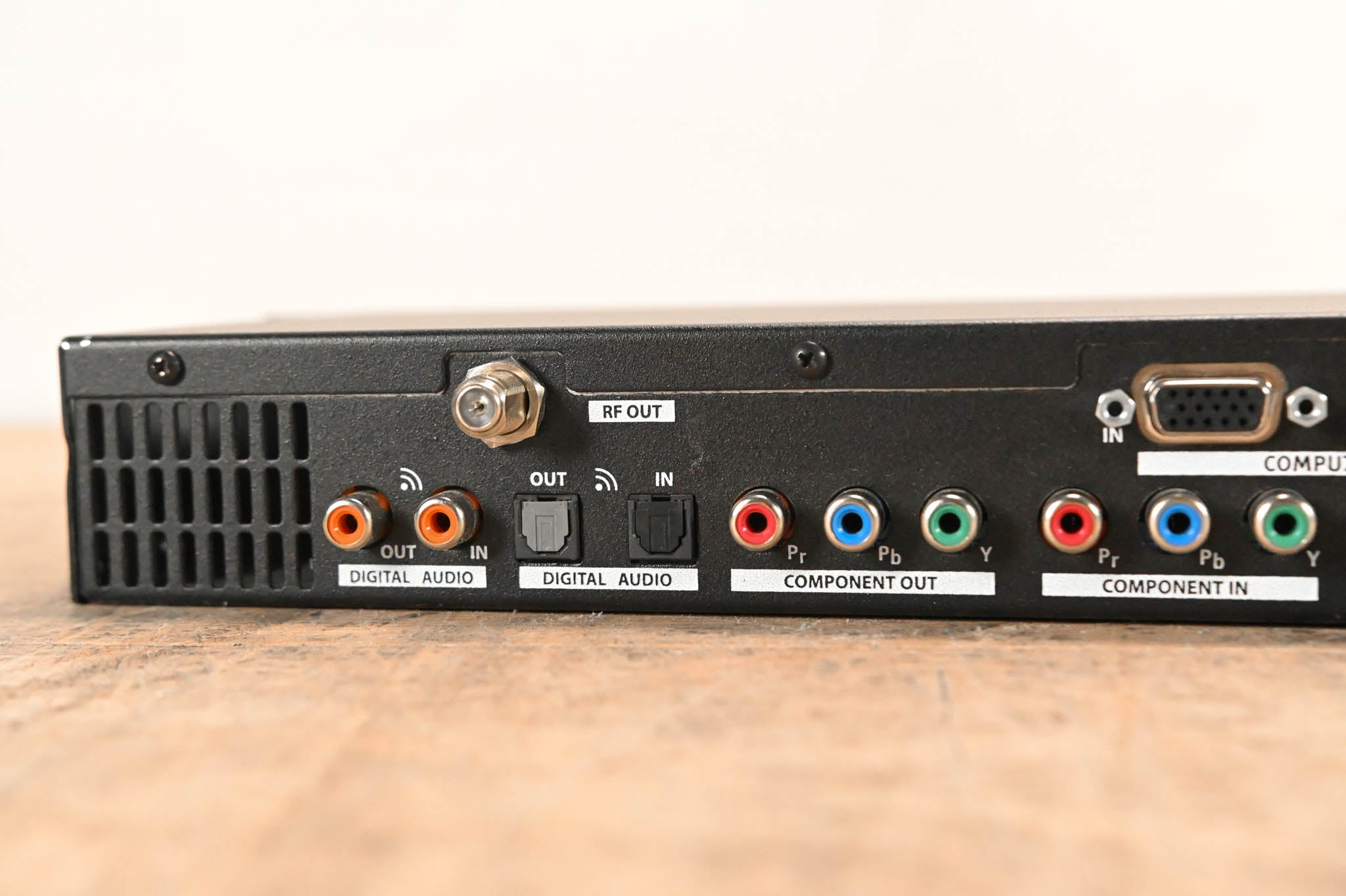 ZeeVee ZvPro 280 MPEG-2 Encoder Modulator