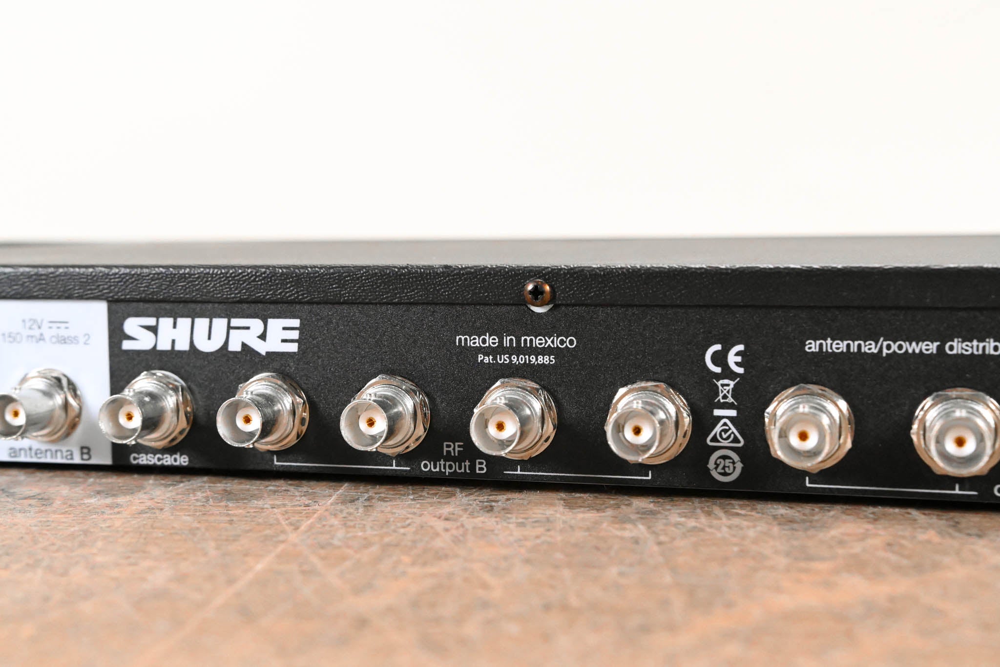 Shure UA844+SWB UHF Wideband Antenna Distribution System NO POWER SUPPLY