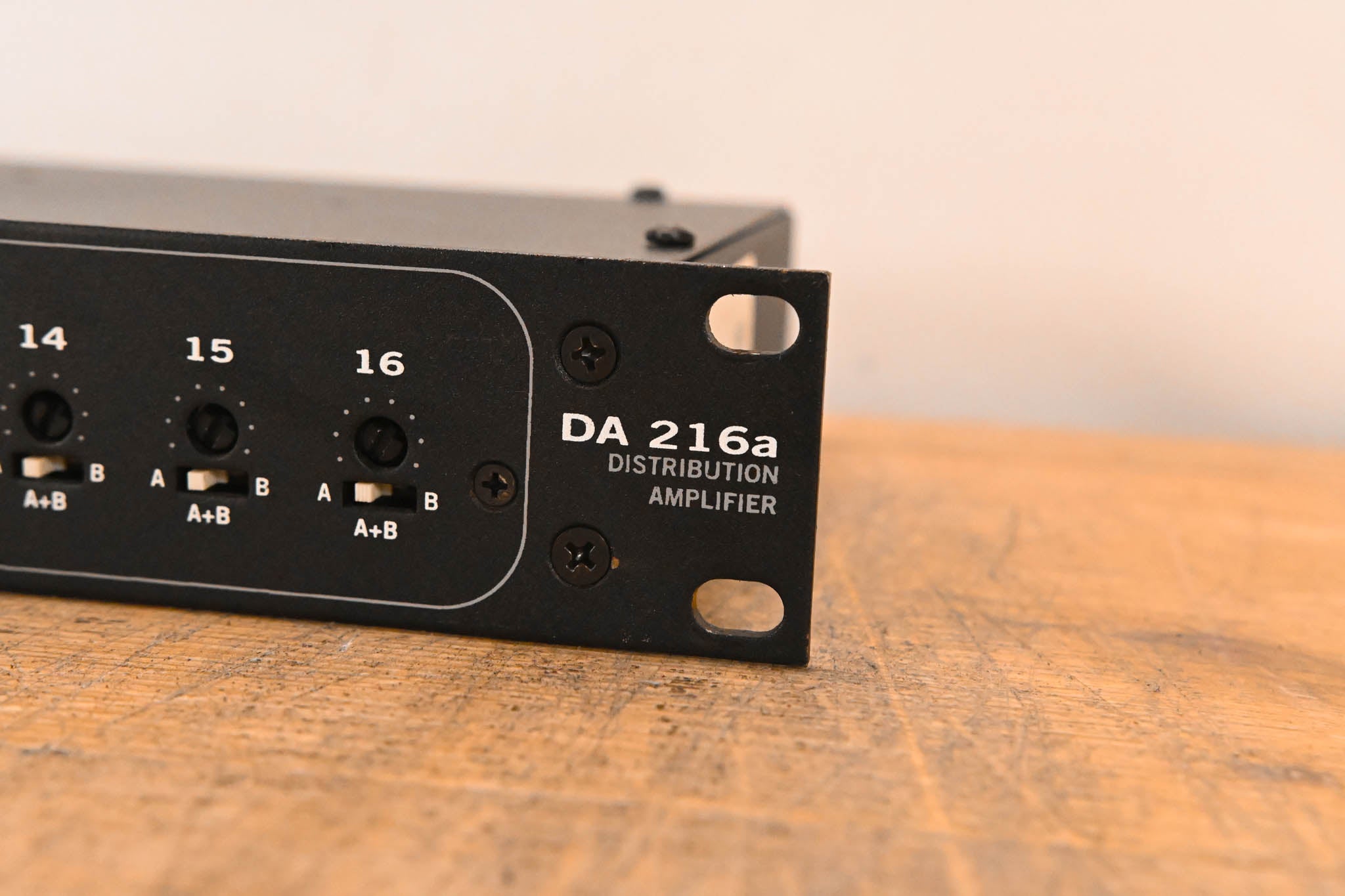 Rane DA216A 2-Input, 16-Output Distribution Line Amplifier (NO PSU)