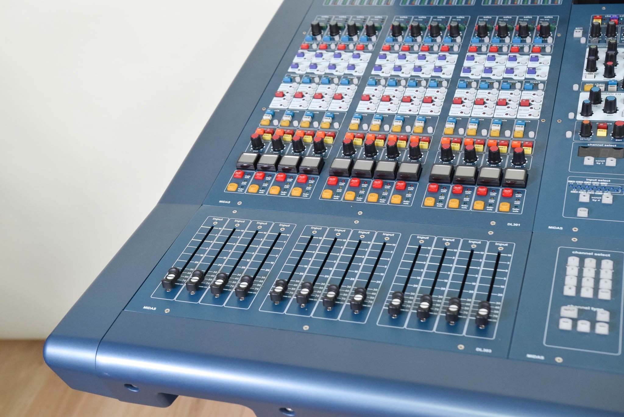 Midas PRO9 Live Audio Mixing System with DL371 Engine