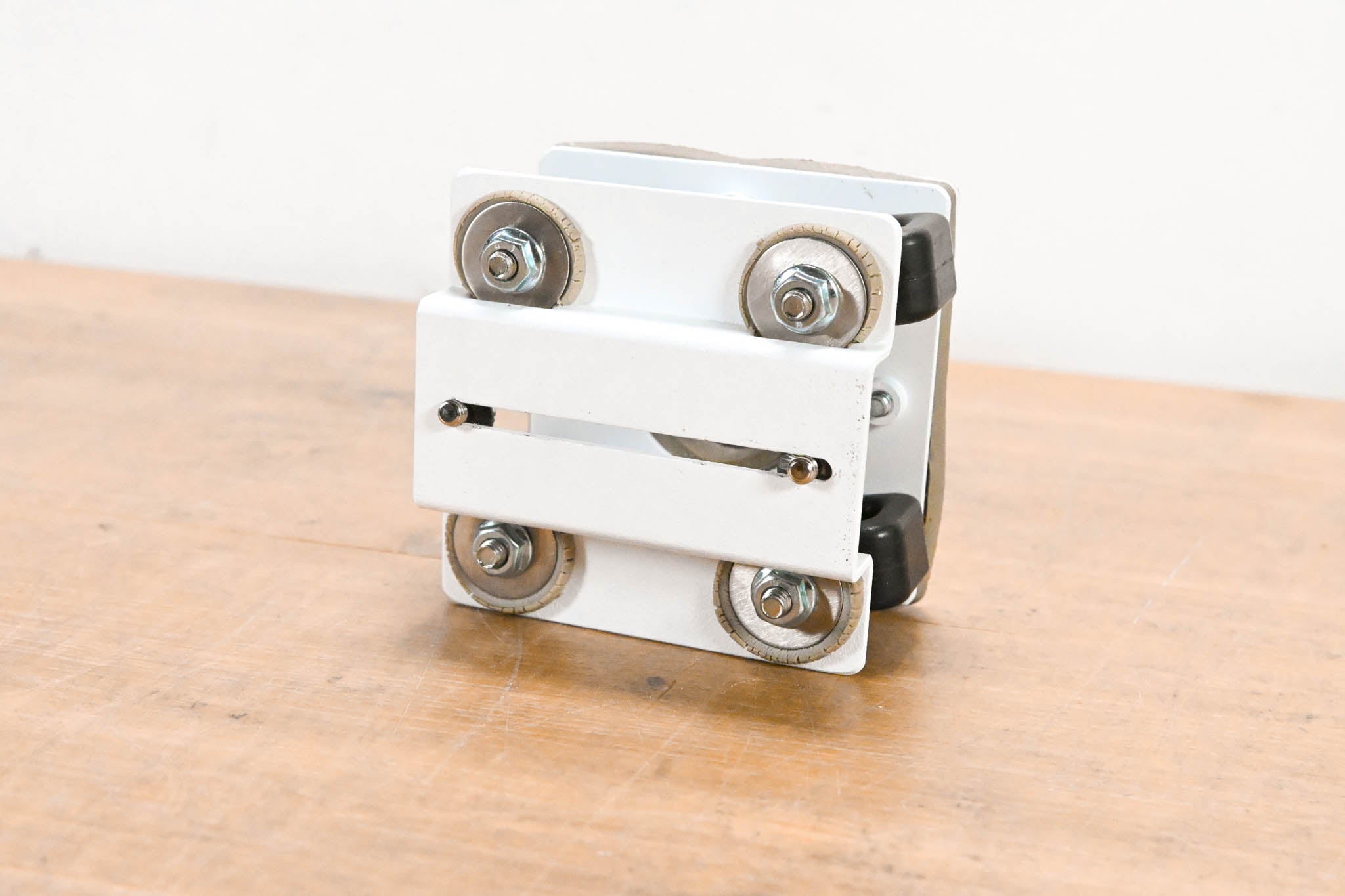Nigel B Design NB UIM-MCA-W Anti-Vibration Multi-Camera Adapter, White
