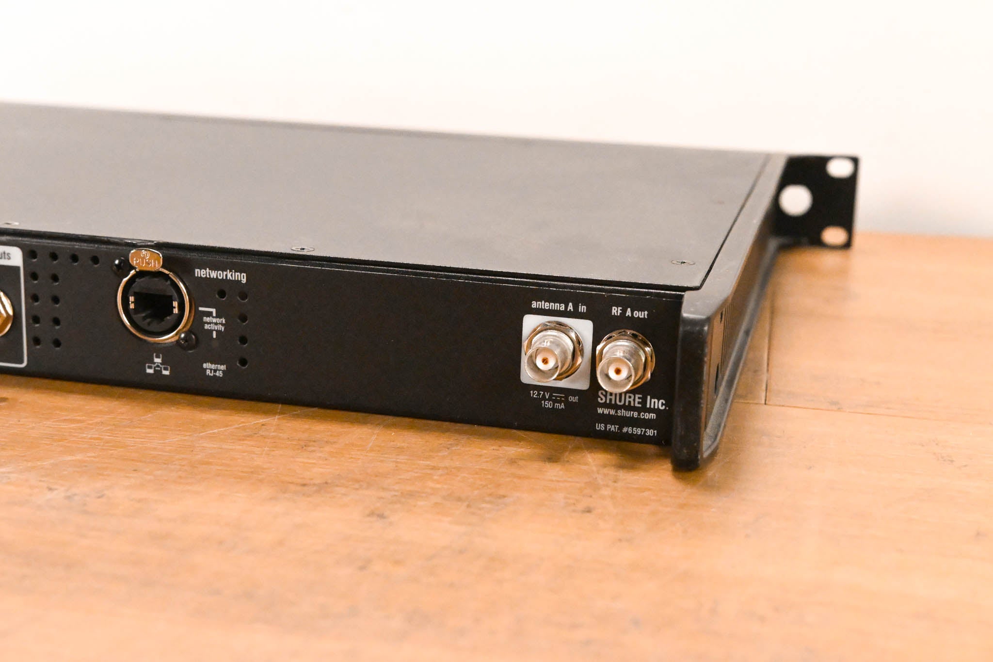 Shure UR4S+ Wireless Receiver with one UR2/SM58 Handheld Mic - G1 Band