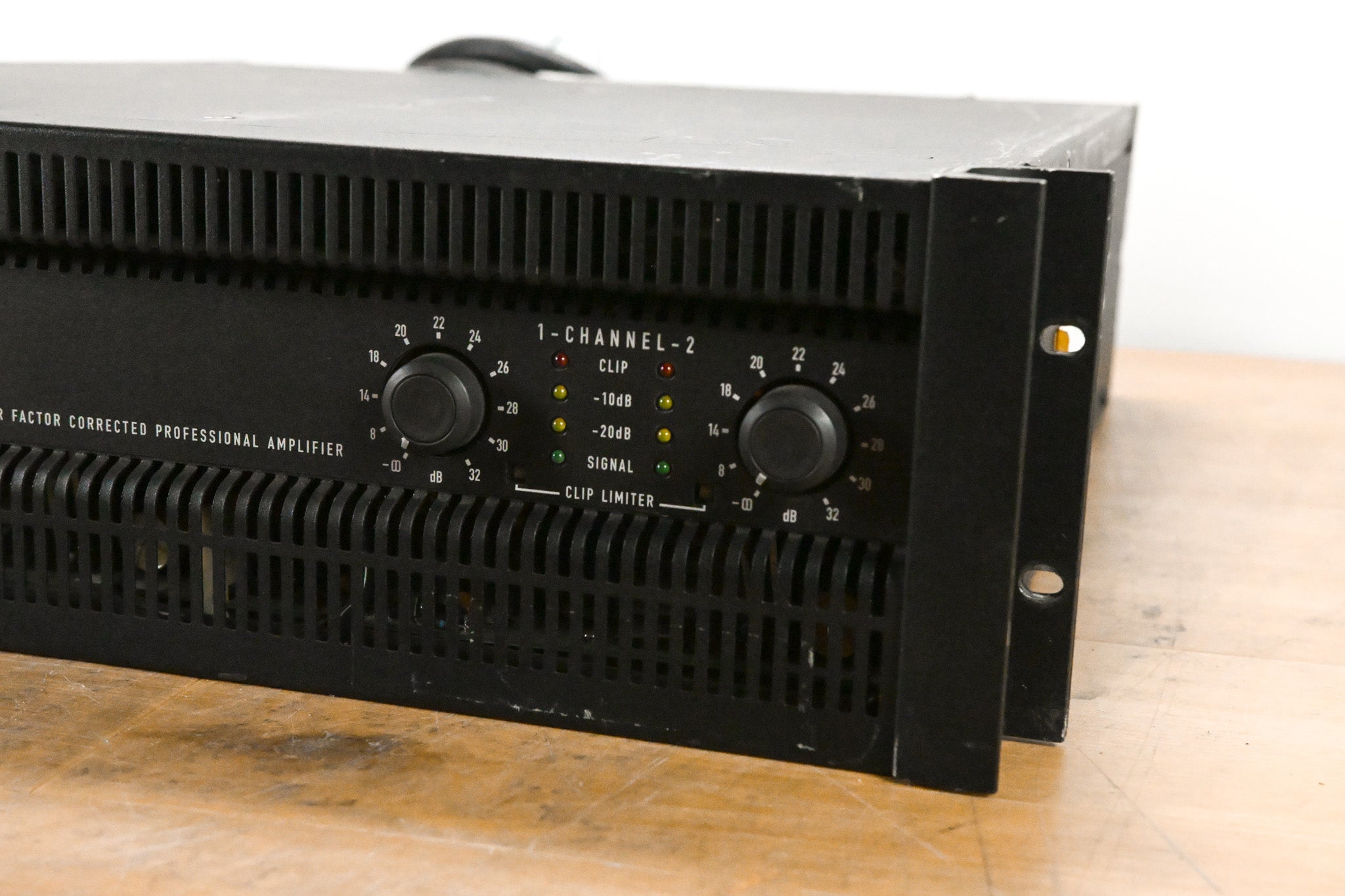 QSC PowerLight 6.0 PFC Power Factor Corrected 2-Channel Power Amplifier