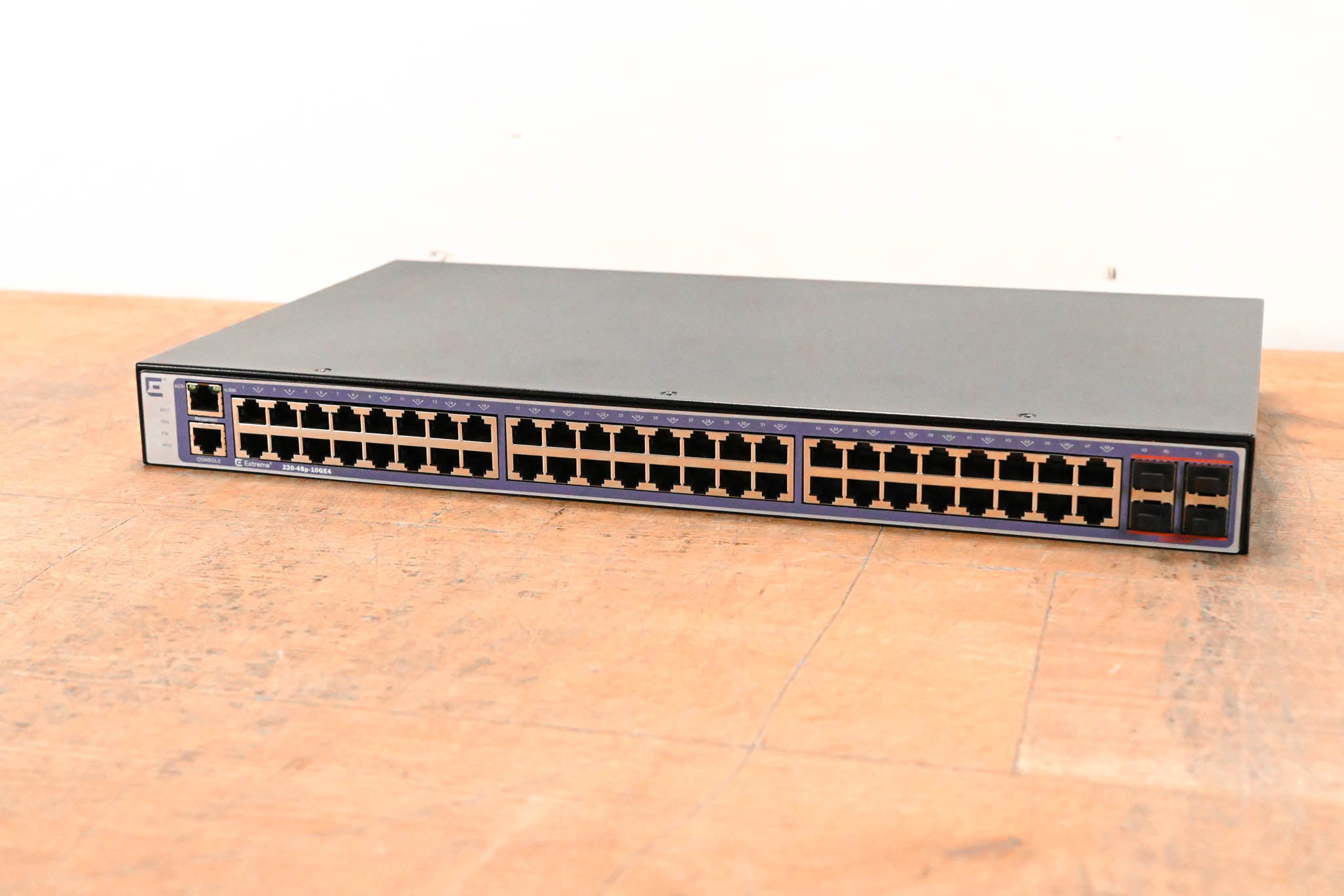 Extreme Networks 220-48P-10GE4 ExtremeSwitching 220 48-Port Switch