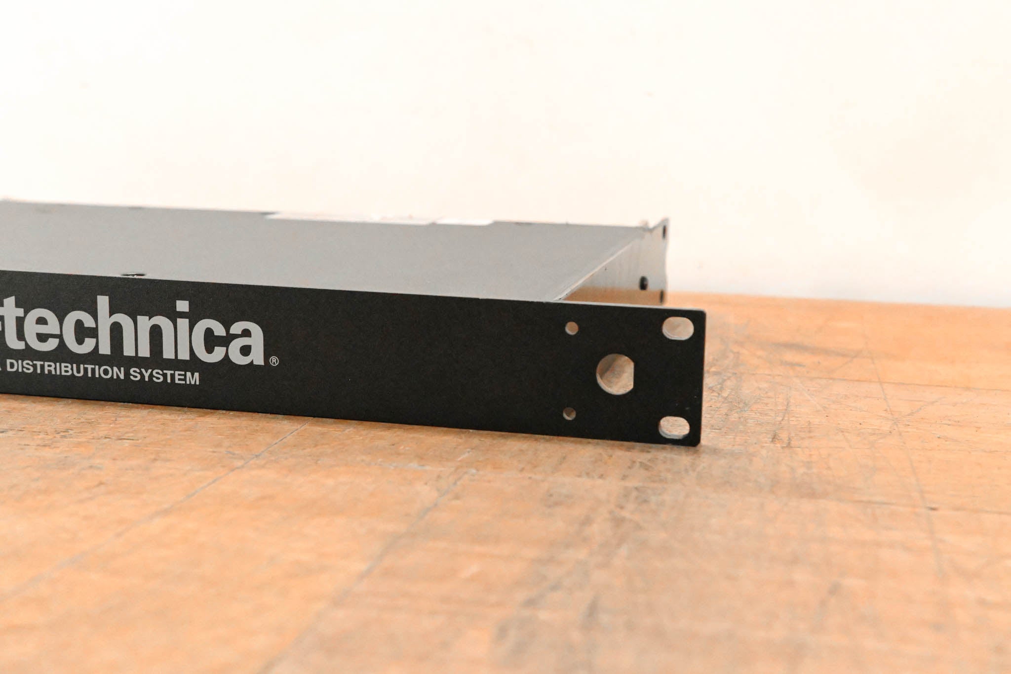Audio-Technica AEW-DA660D UHF Antenna Distribution System