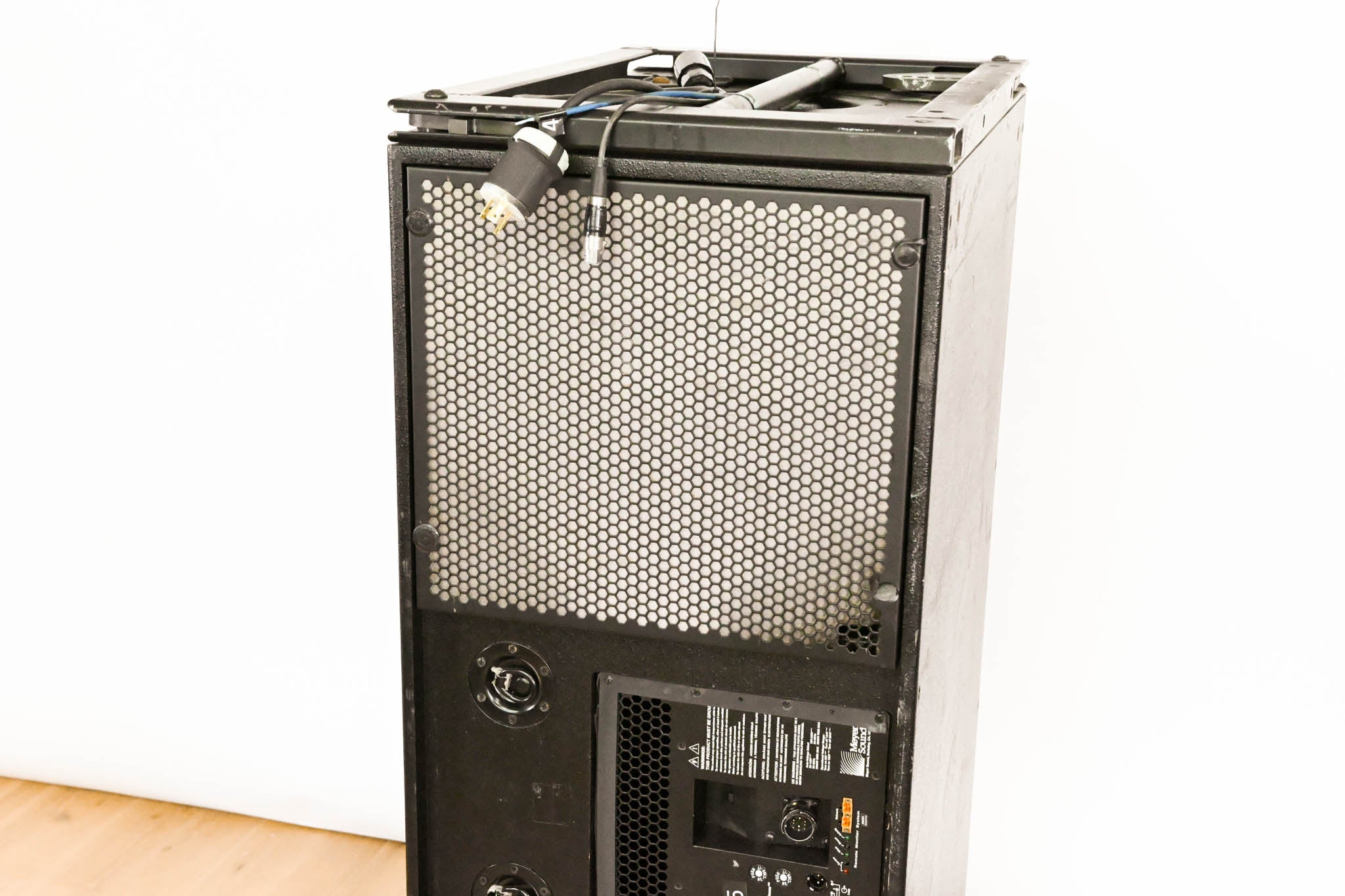 Meyer Sound M3D-SUB Active Directional Cardioid Subwoofer