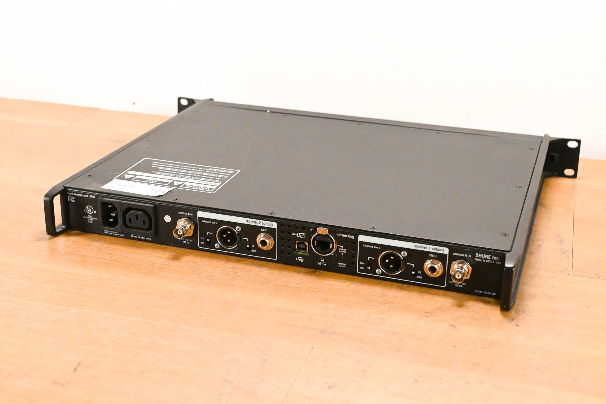 Shure UR4D Dual Wireless Receiver with one UR1 Bodypack - G1