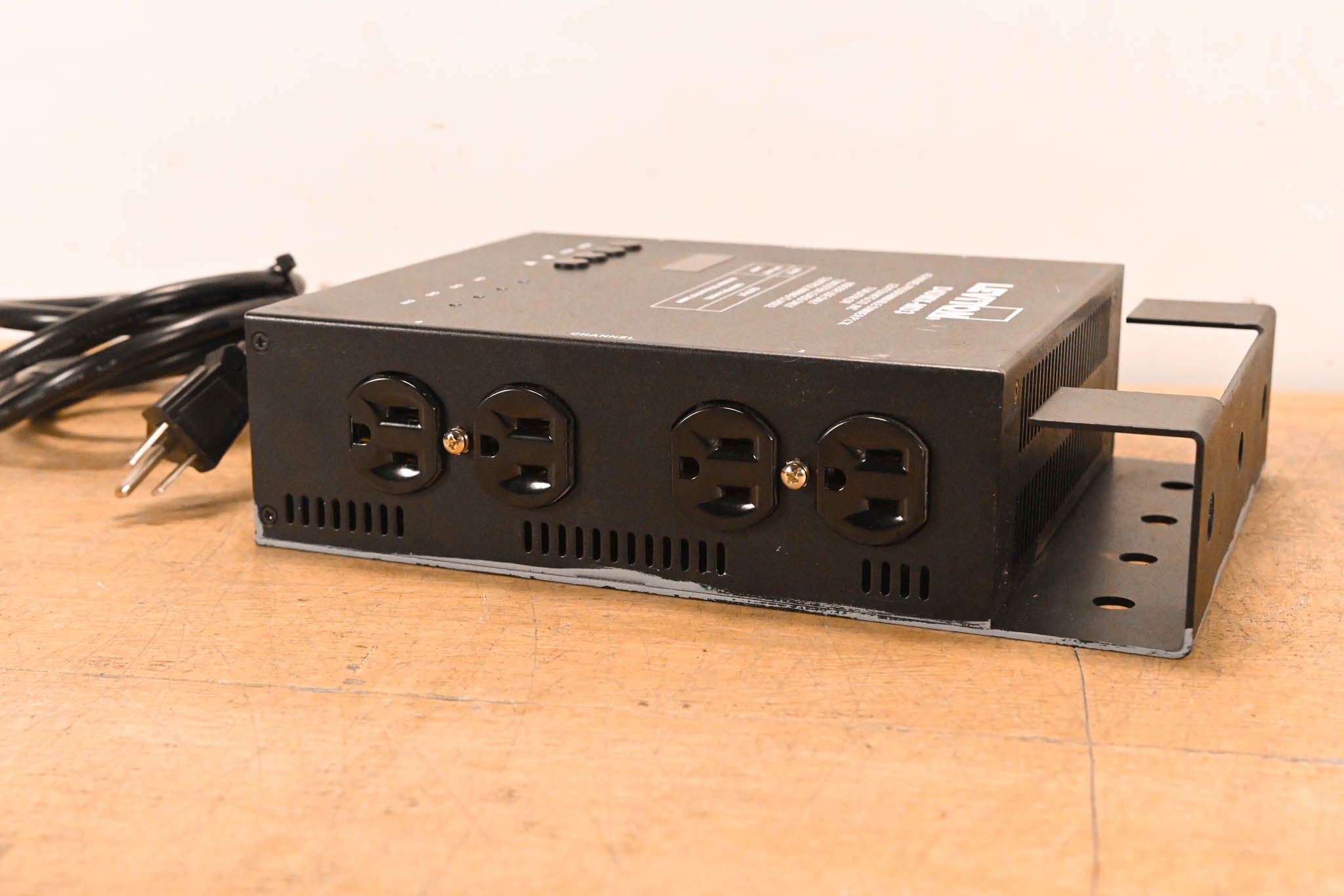 Leviton D4DMX-MD3 4-Channel Programmable Dimmer Pack