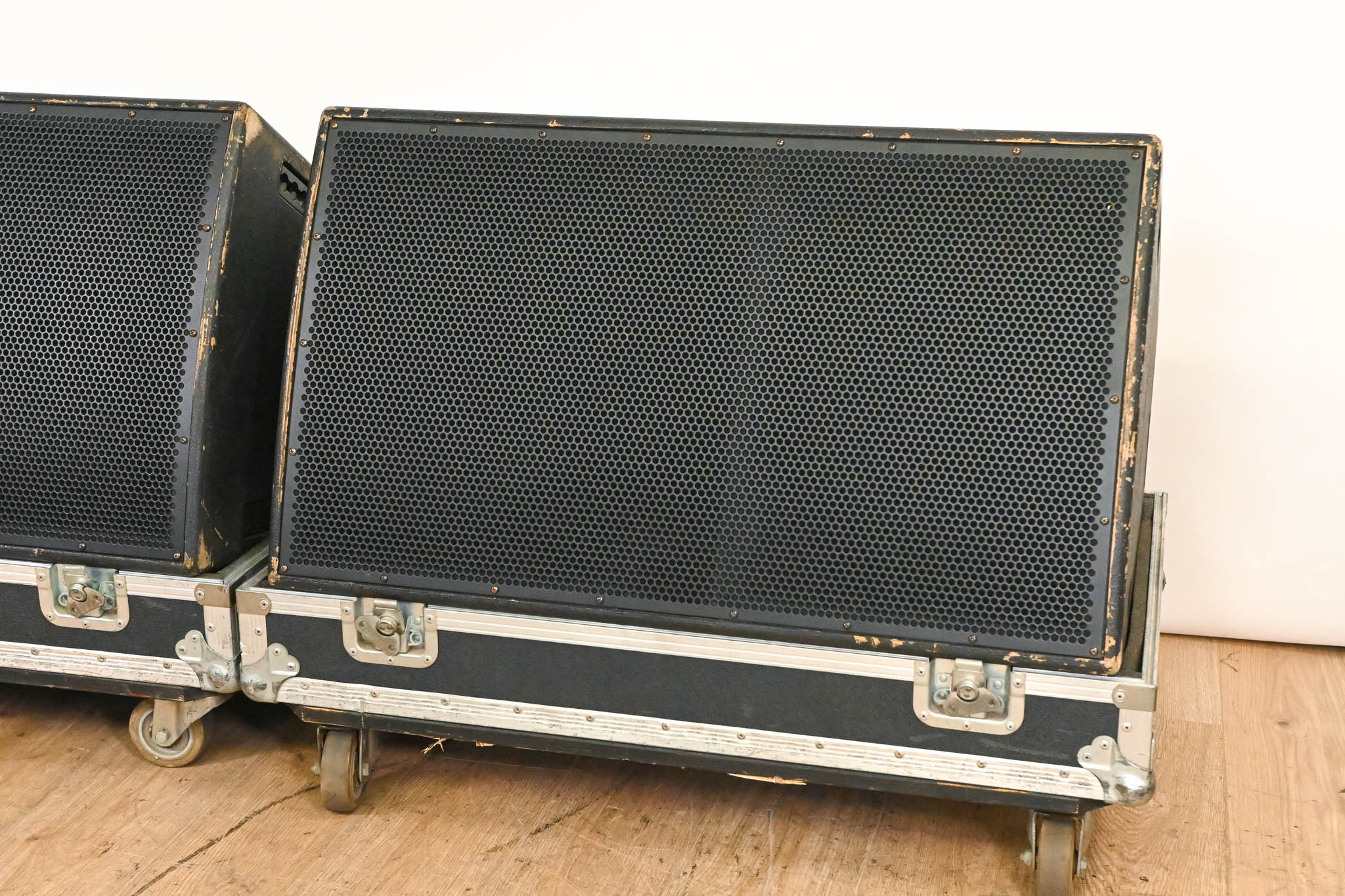 EAW KF650z Virtual Array Full Range Loudspeaker (PAIR) w/ Road Case
