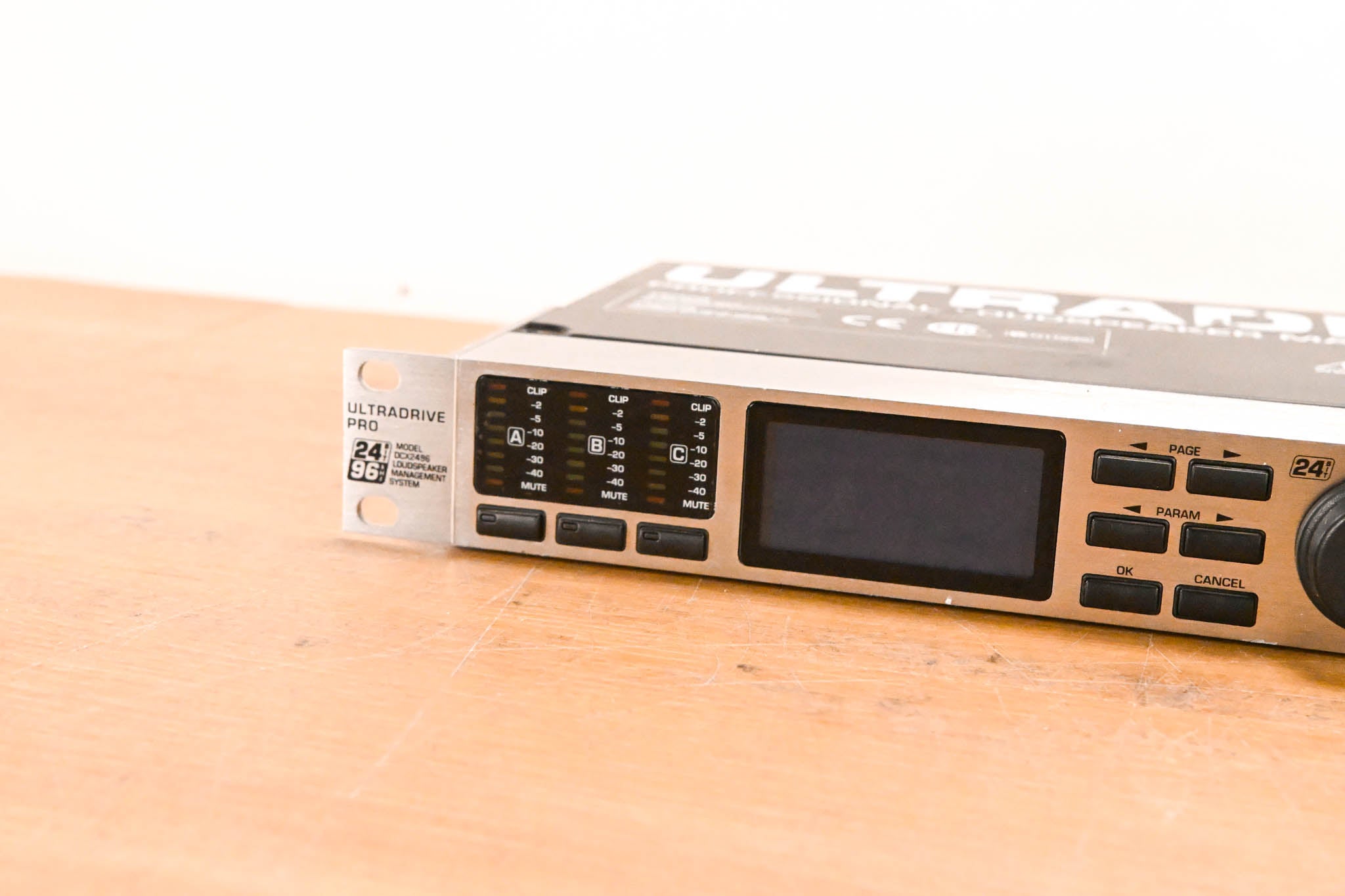 Behringer ULTRADRIVE PRO DCX2496 Loudspeaker Management System