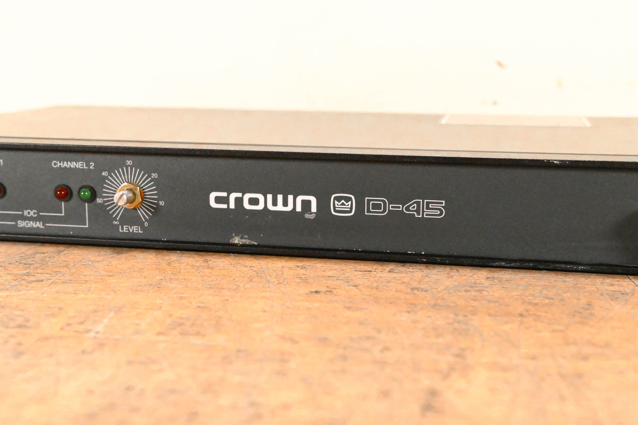 Crown D-45 Two-Channel, 35W Power Amplifier