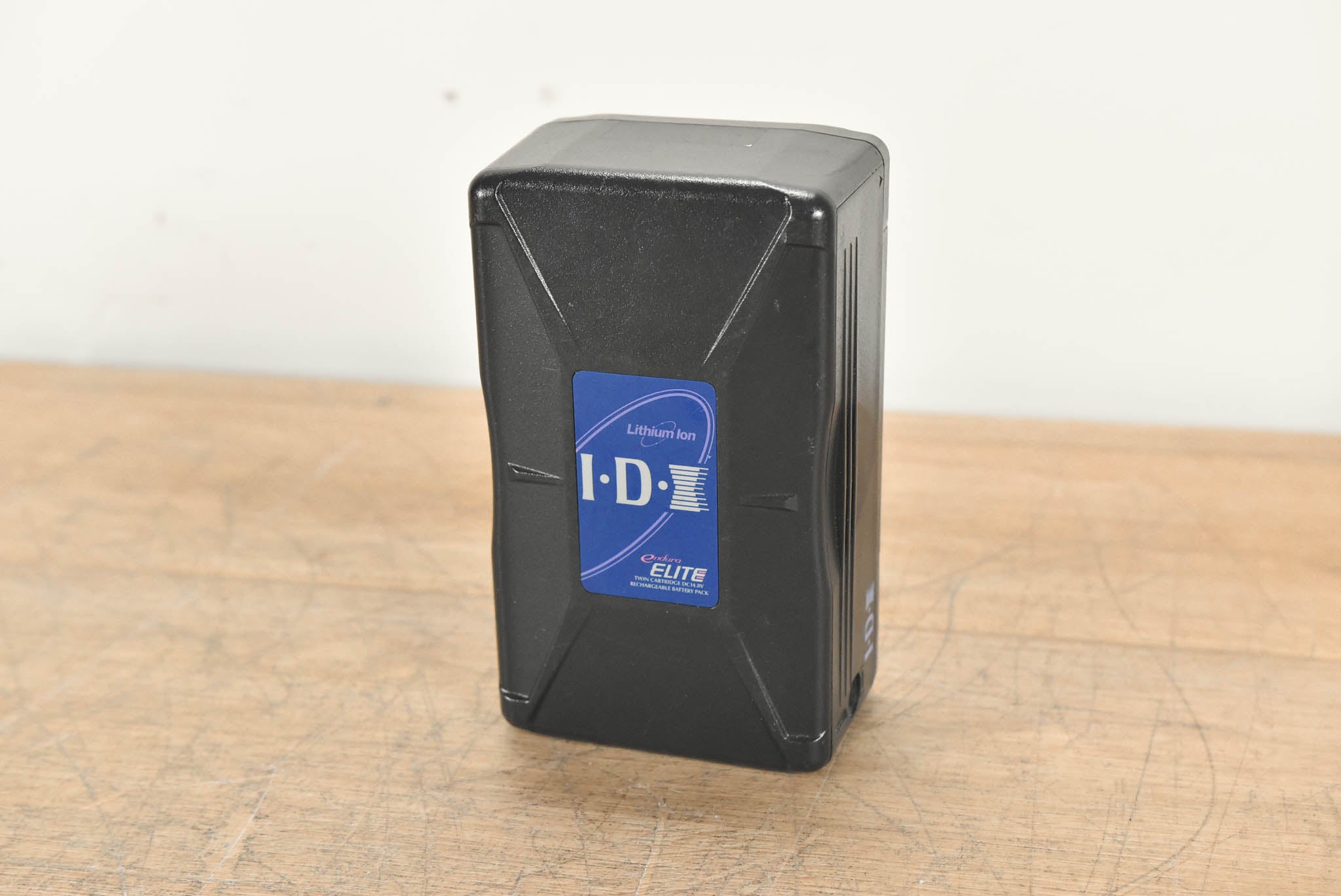 IDX System Technology Endura Elite 136Wh Li-Ion V-Mount Battery