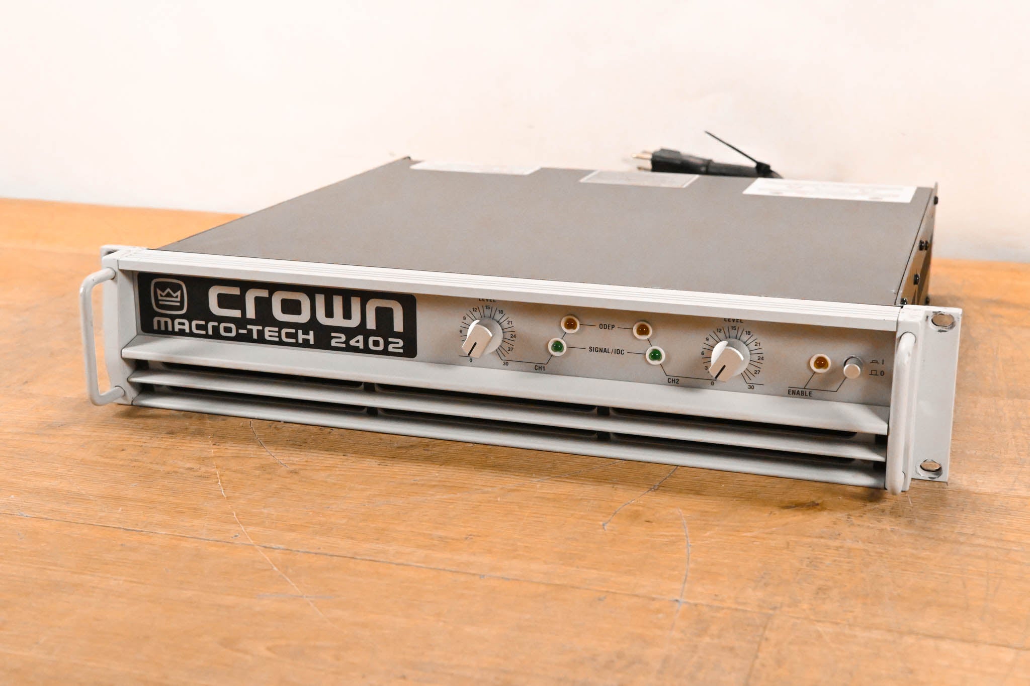 Crown Macro-Tech 2402 2-Channel Power Amplifier