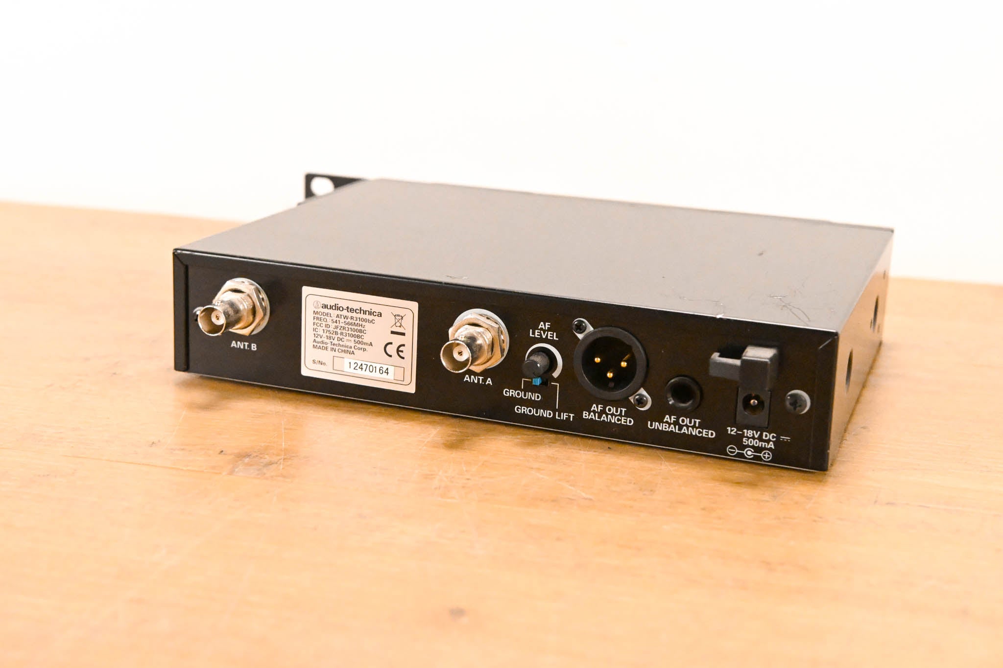 Audio-Technica ATW-R3100bC Receiver w/AEW-T4100 Mic: 541-566MHz (NO PSU)