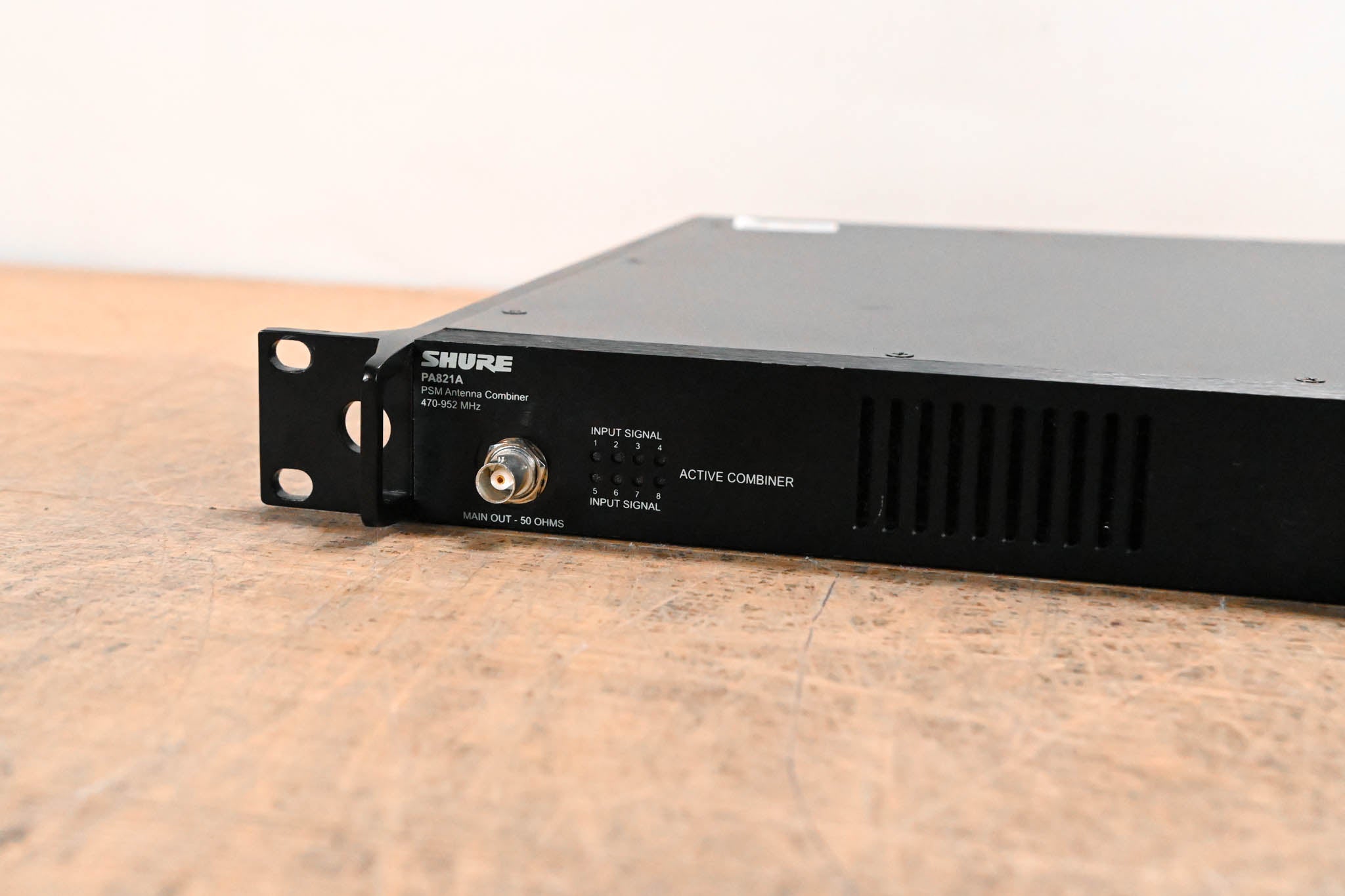 Shure PA821A Antenna Combiner for PSM Wireless Systems  - 470-952 MHz