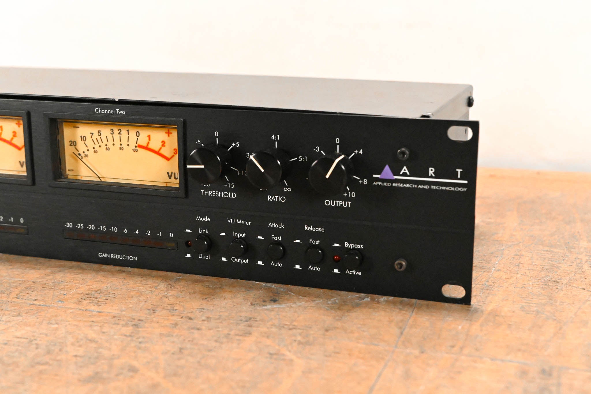 ART PRO VLA 2-Channel Vectrol-Based Compressor / Leveling Amplifier