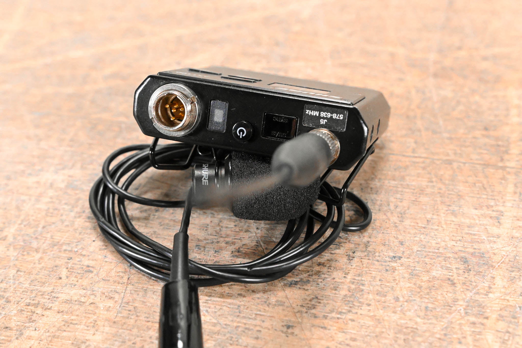 Shure AXT100 Bodypack Transmitter - J5 Band: 578-638 MHz CG01BMM