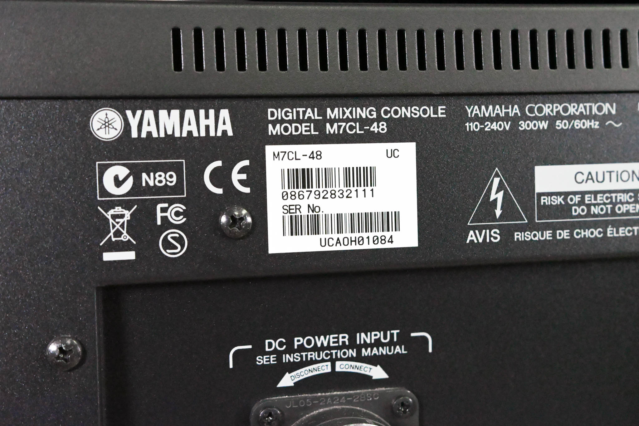 Yamaha M7CL-48 48-Channel Digital Audio Mixing Console